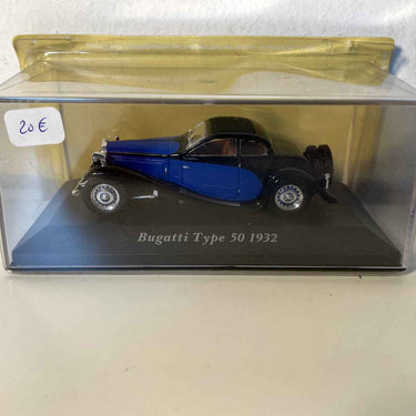 Bugatti type 50 bleue et noire de 1932