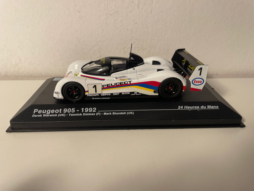 Peugeot 905 bianca numero 1 (24 ore di Le Mans 1992) - scatola in plexiglas