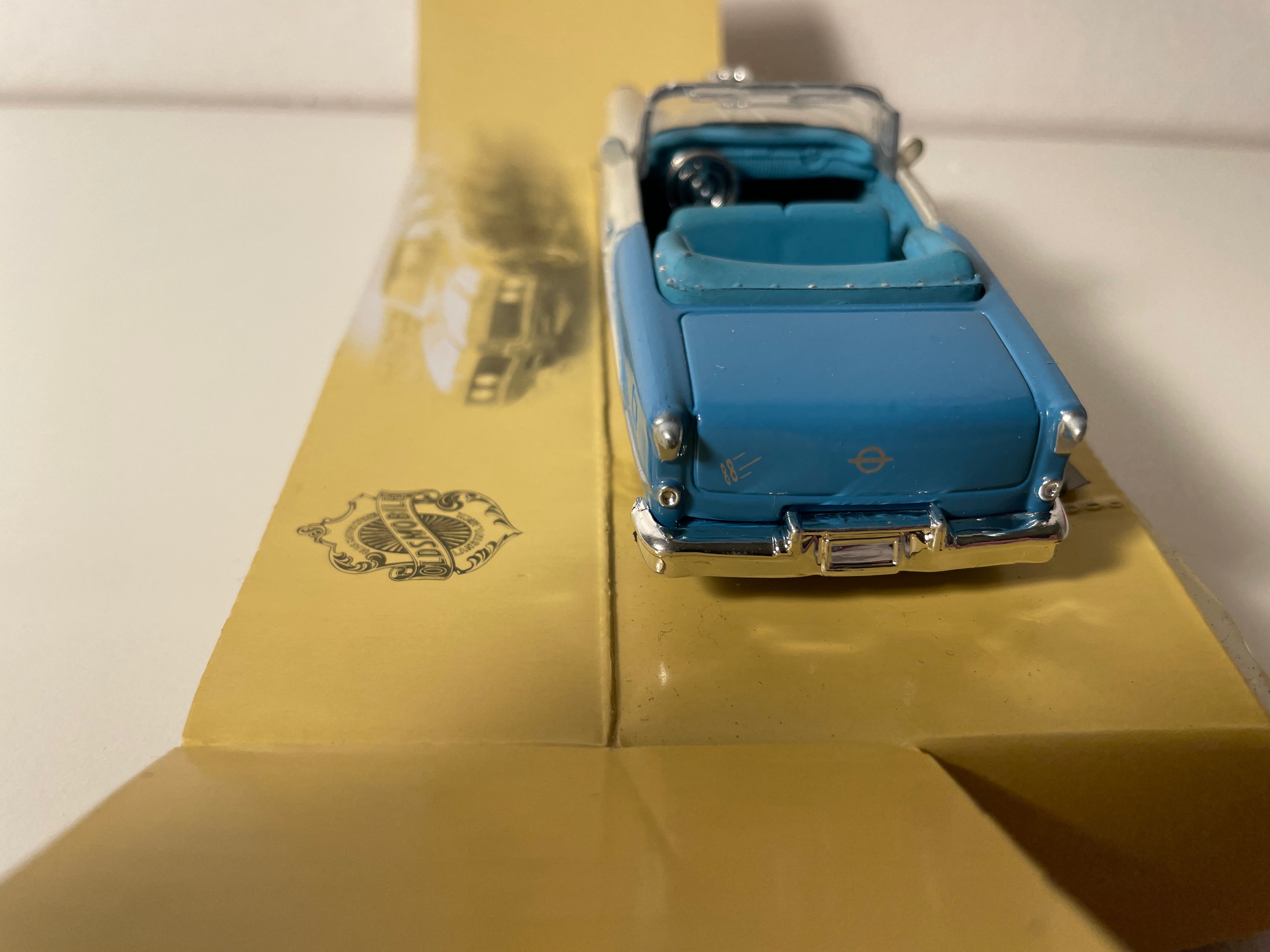 Oldsmobile Super 88 Blue and Off-White - CityCruiser (American Car)