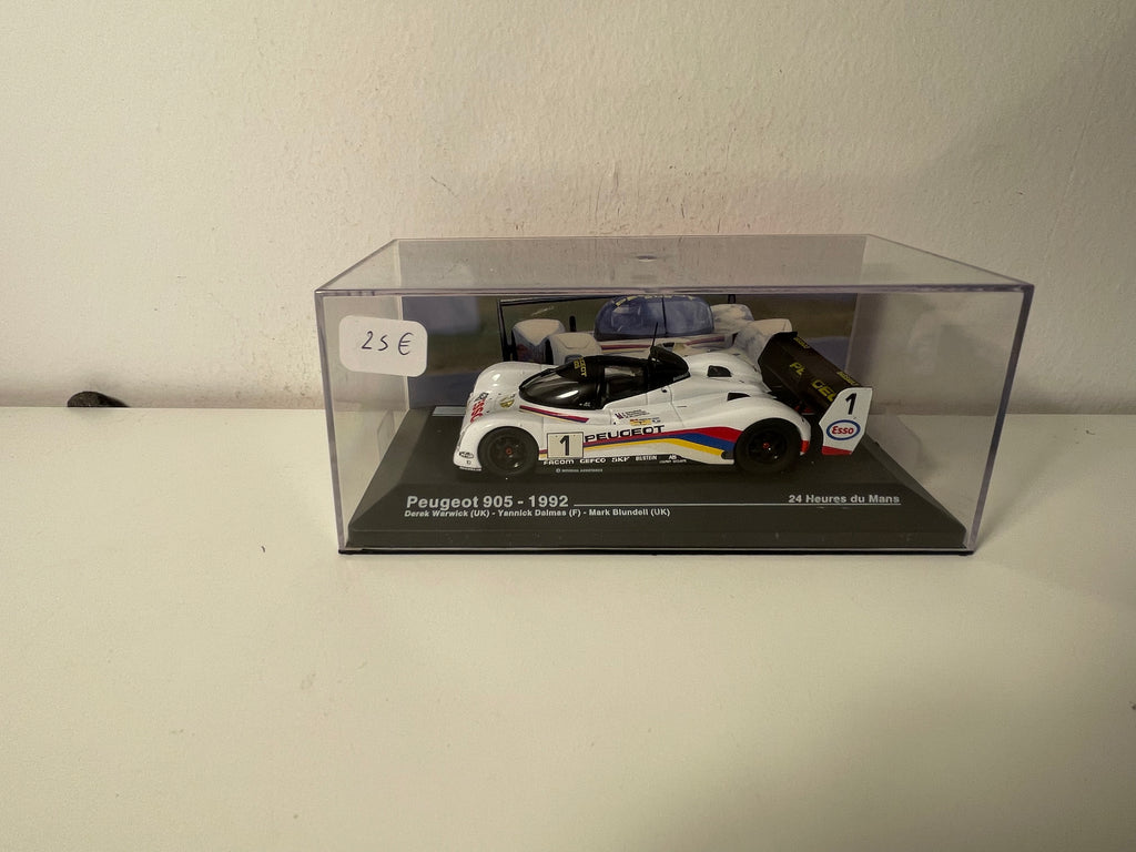 Peugeot 905 bianca numero 1 (24 ore di Le Mans 1992) - scatola in plexiglas