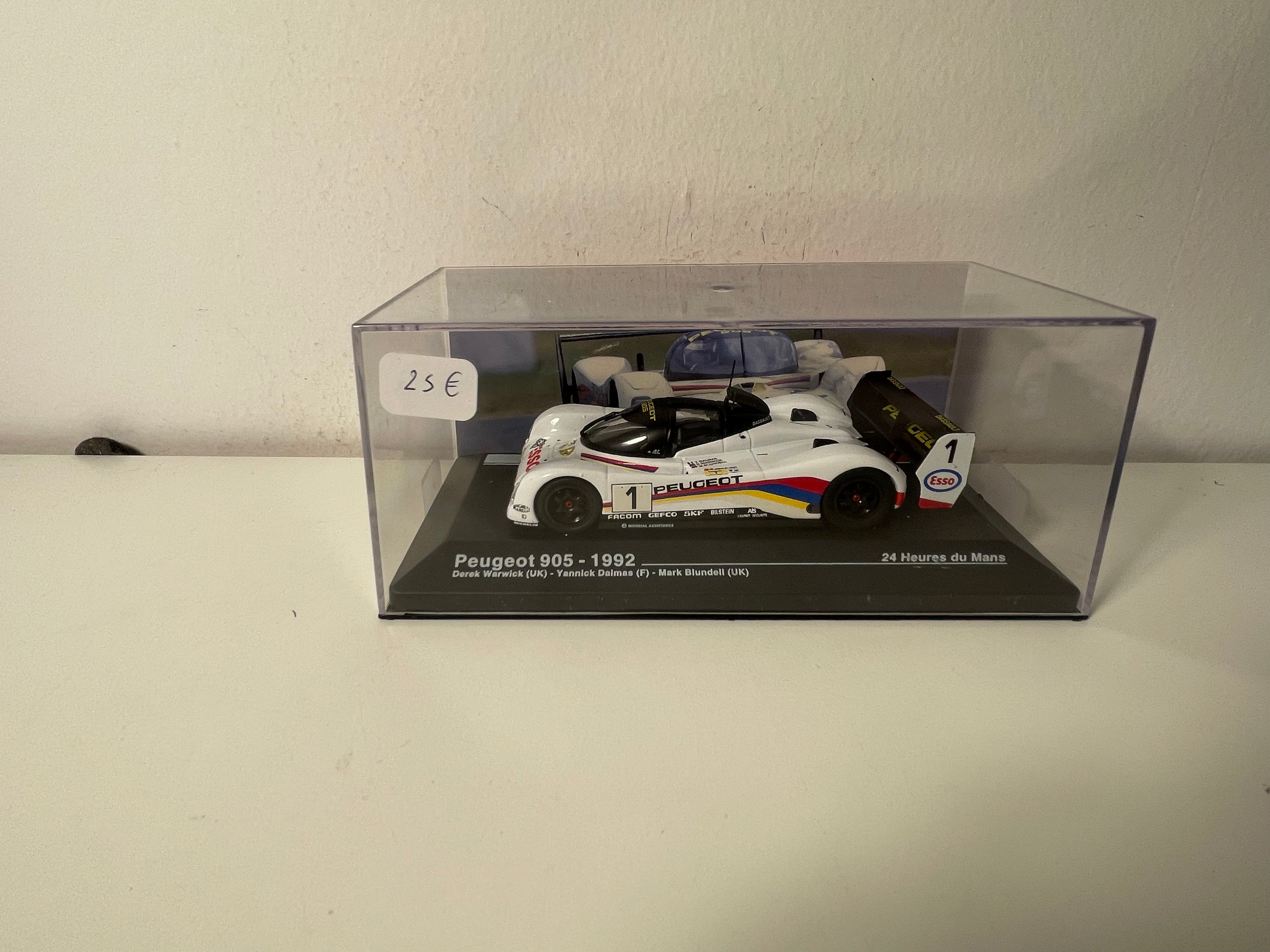 White Peugeot 905 number 1 (24 Hours of Le Mans 1992) - plexi box