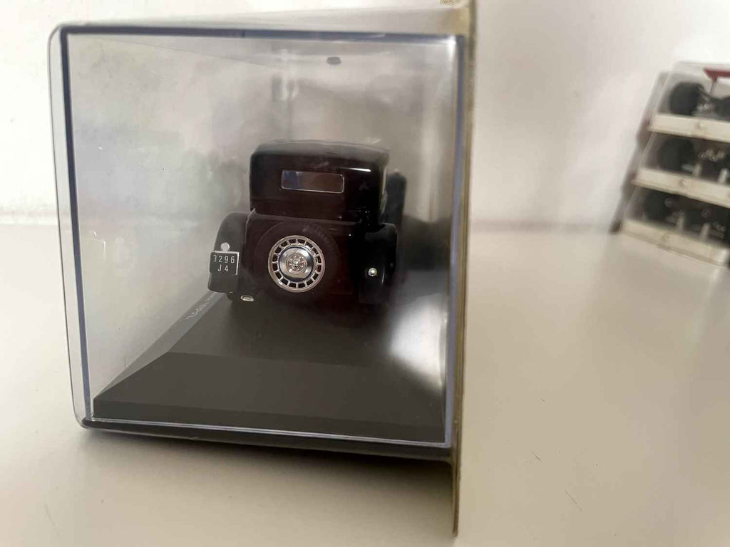 Bugatti Type 41 Royale Coach del 1932, blu e nero Kellner