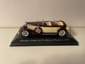 Chrysler Impérial Le Baron Phaeton bordowy i beżowy z 1933 roku (samochód amerykański)