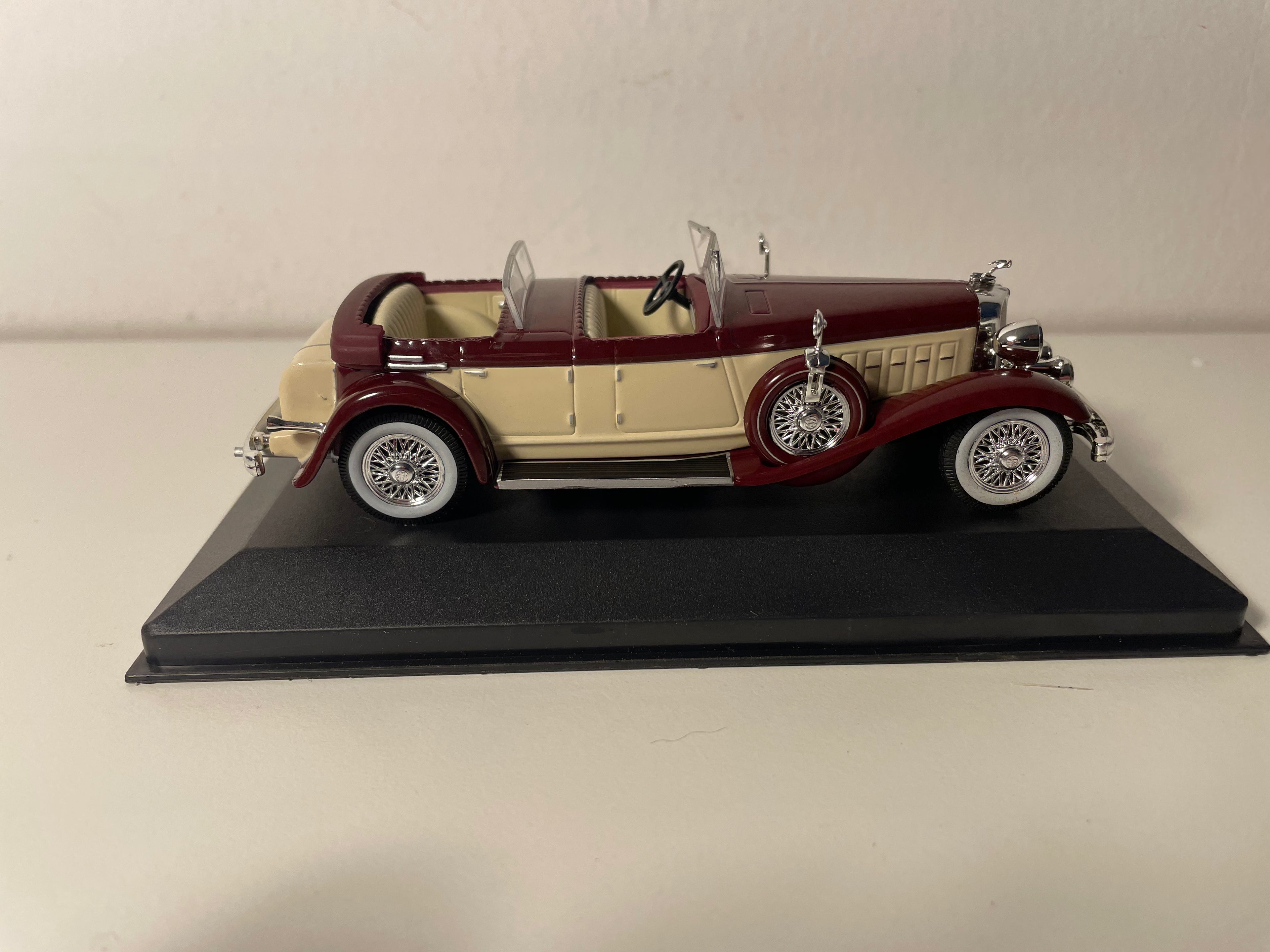 1933 Chrysler Imperial Le Baron Phaeton Burgundy and Beige (American Car)