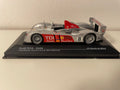 Audi R10 grise et rouge numéro 8 - 24 heures du Mans de 2006