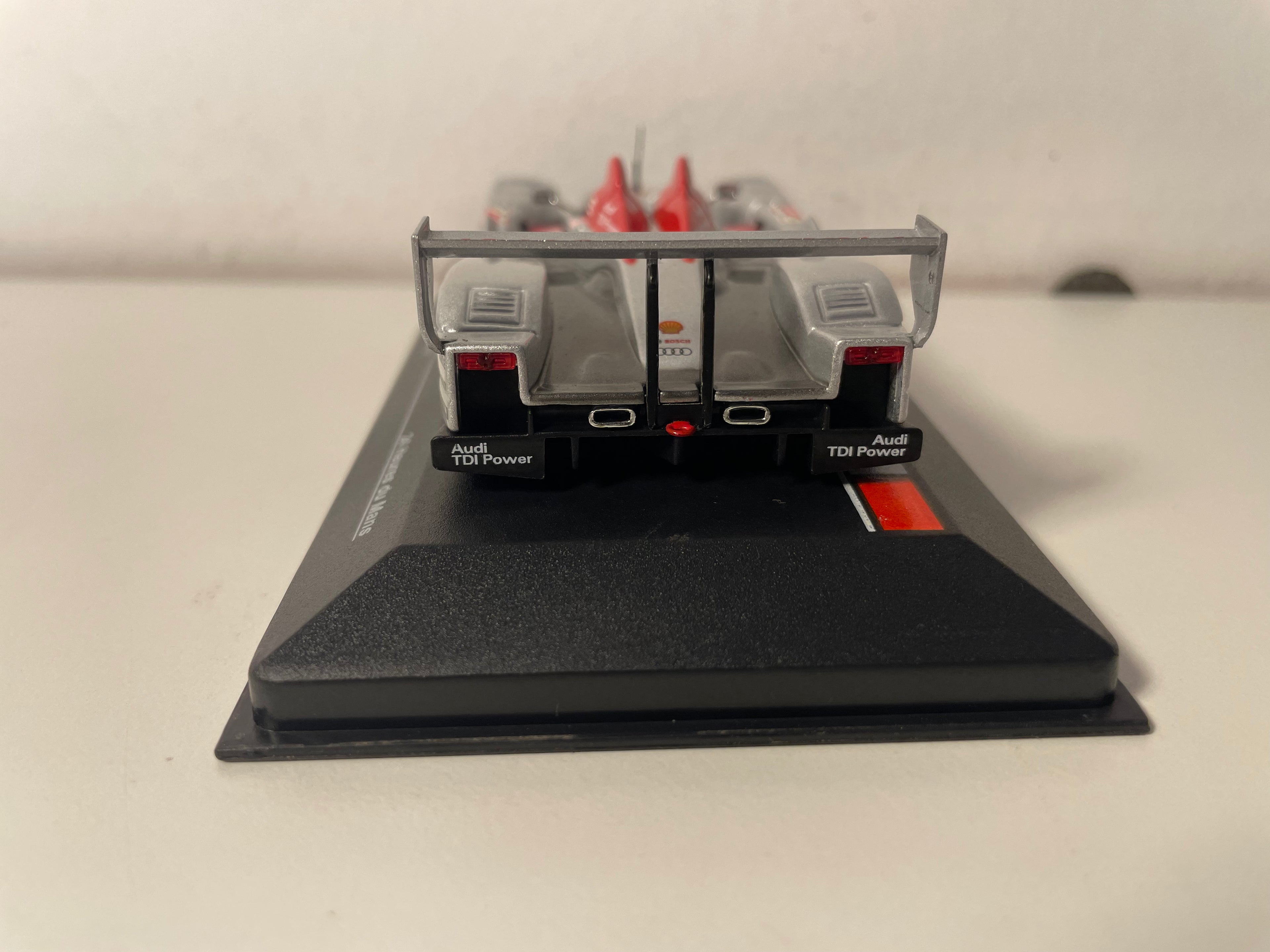 Grey and red Audi R10 number 8 (2006 24 Hours of Le Mans)