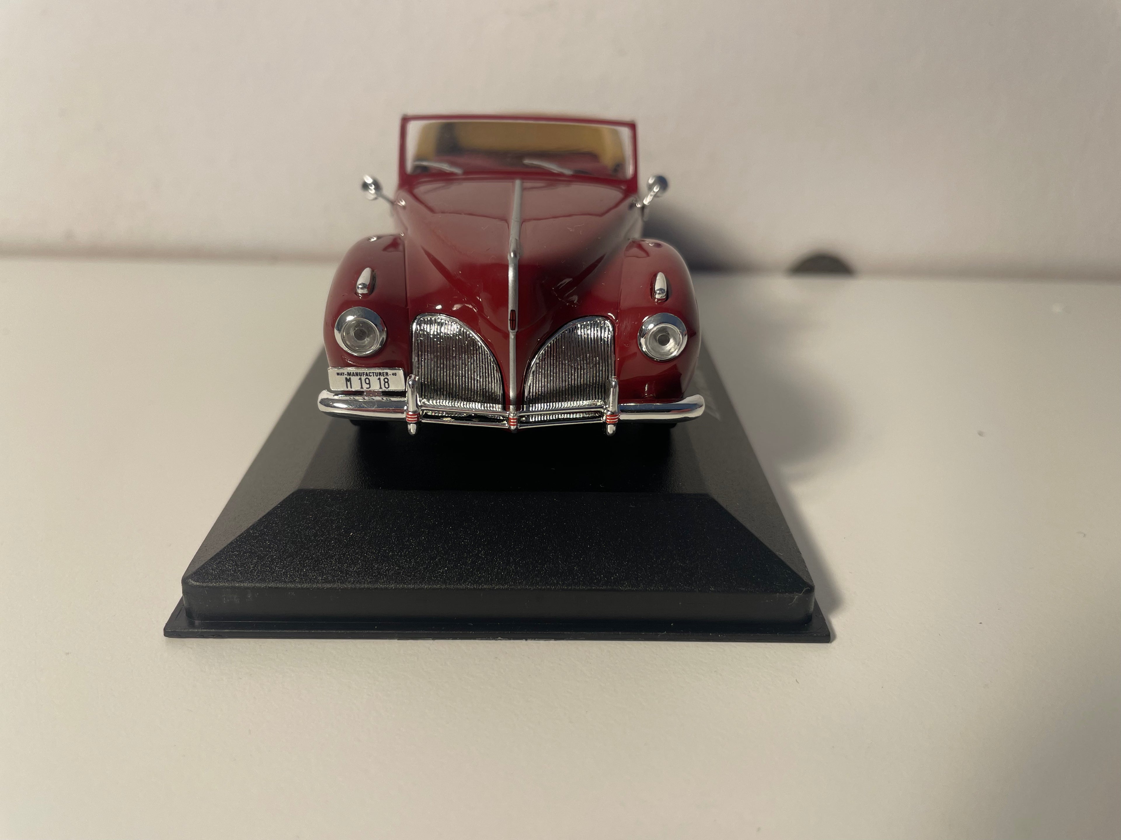1939 Bordeaux Lincoln Continental (American Car)