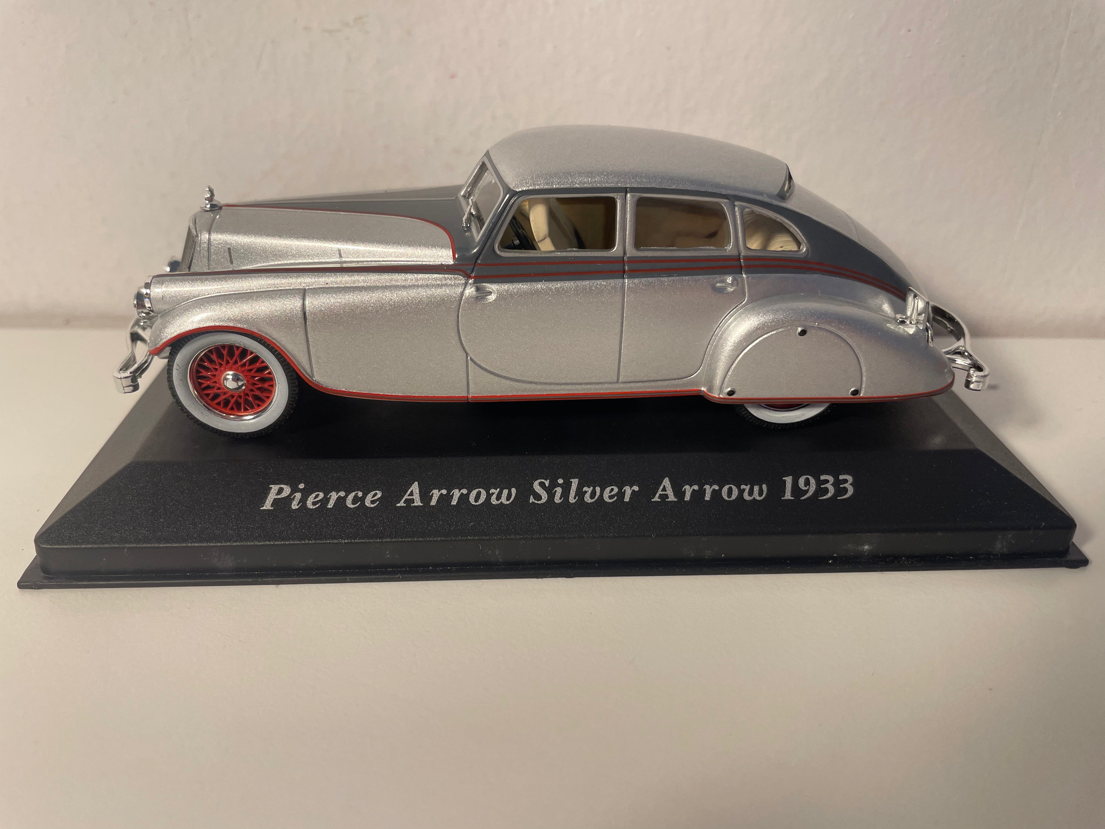 1933 Pierce Arrow Silver Arrow (American Car)