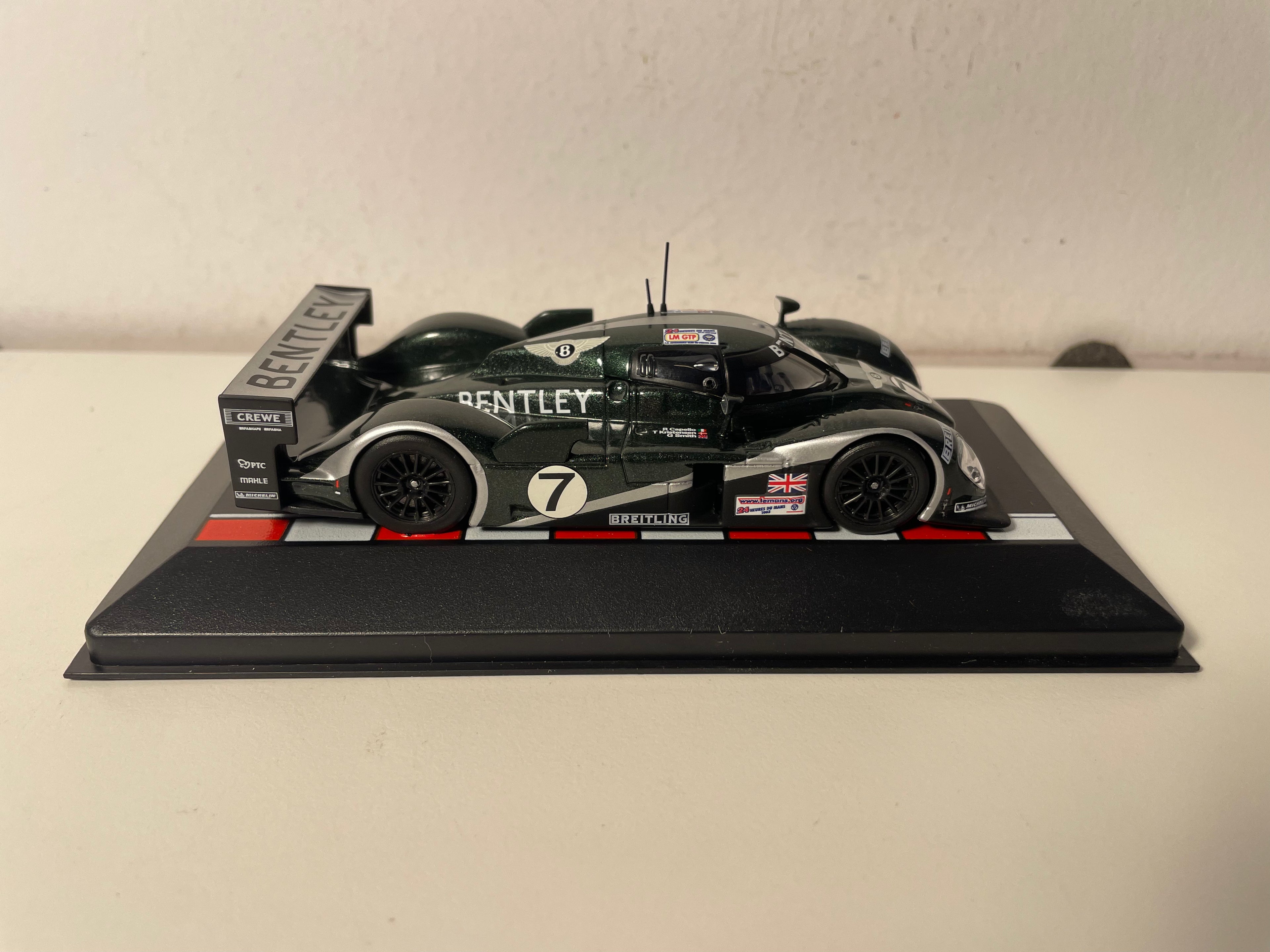 Dark green Bentley Speed 8 number 7 (2003 24 Hours of Le Mans)