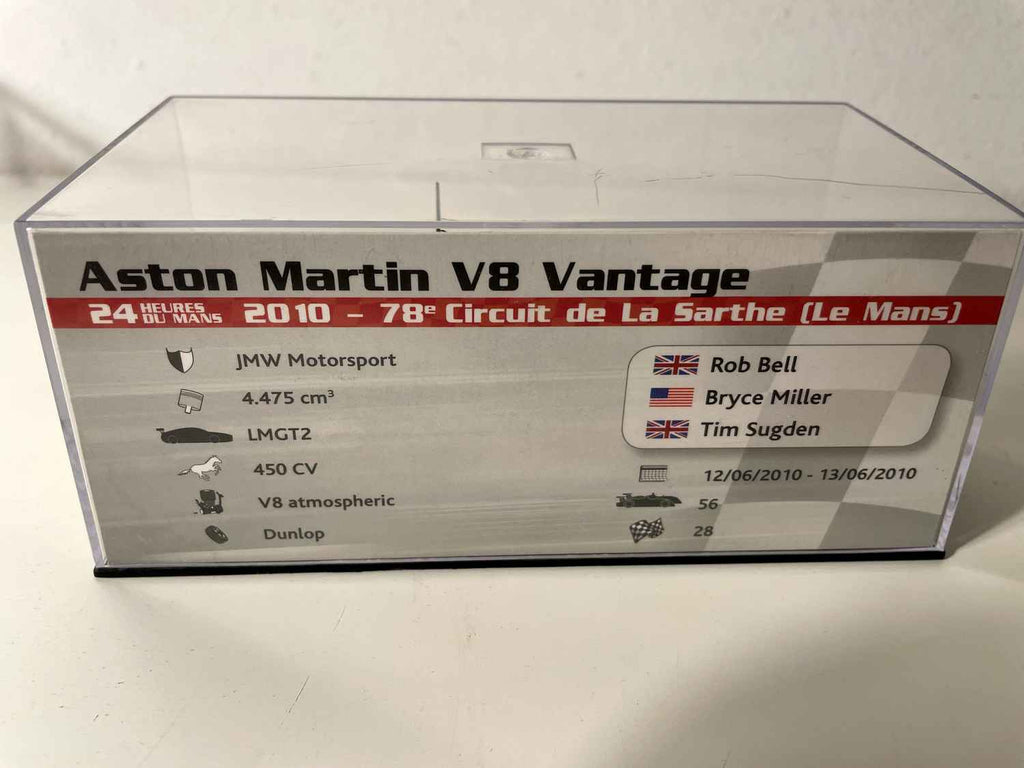 Aston Martin V8 Vantage geel en grijs nummer 92 - 24 uur van Le Mans 2010