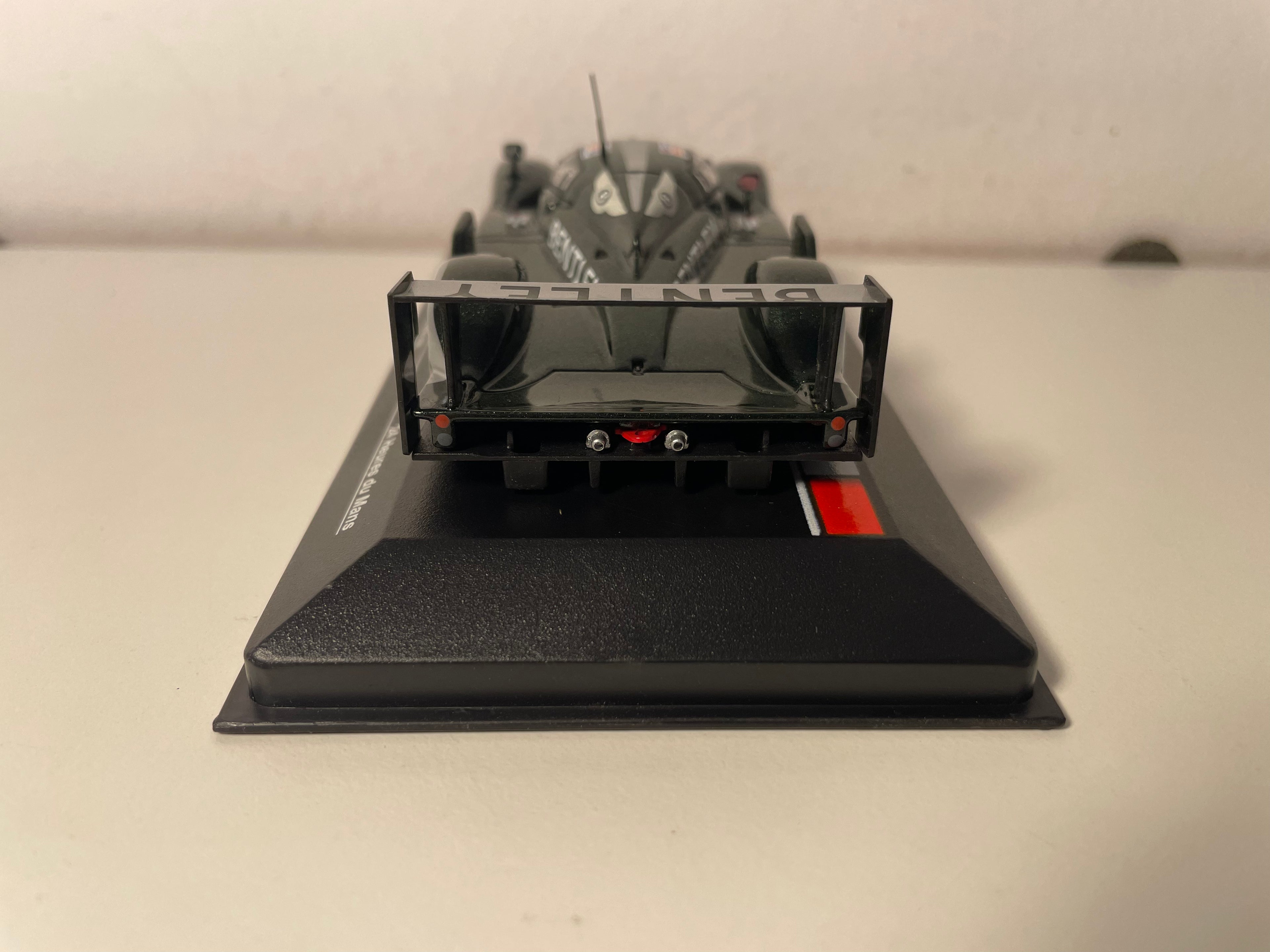 Dark green Bentley Speed 8 number 7 (2003 24 Hours of Le Mans)