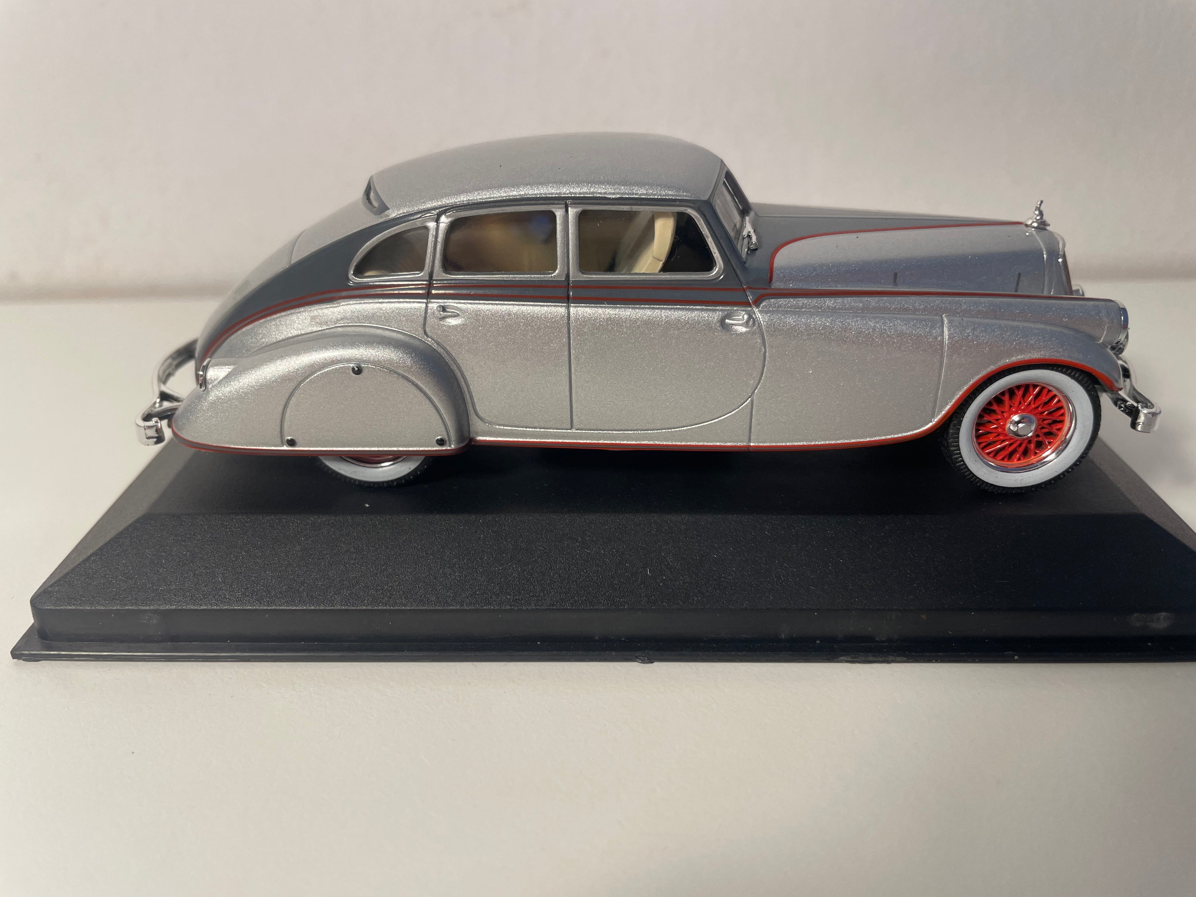 1933 Pierce Arrow Silver Arrow (American Car)
