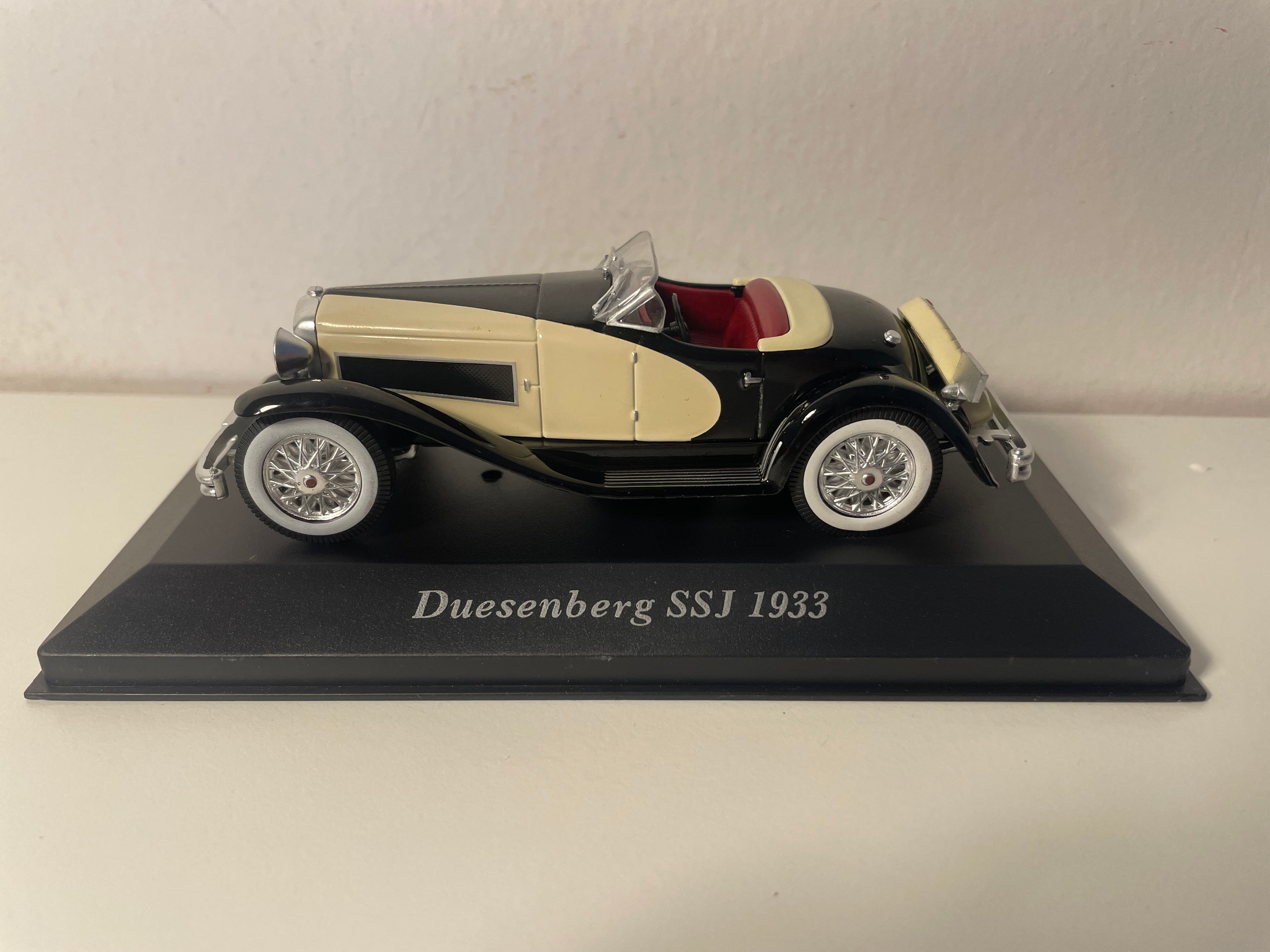 1933 Duesenberg SSJ Black and Beige (American Car)