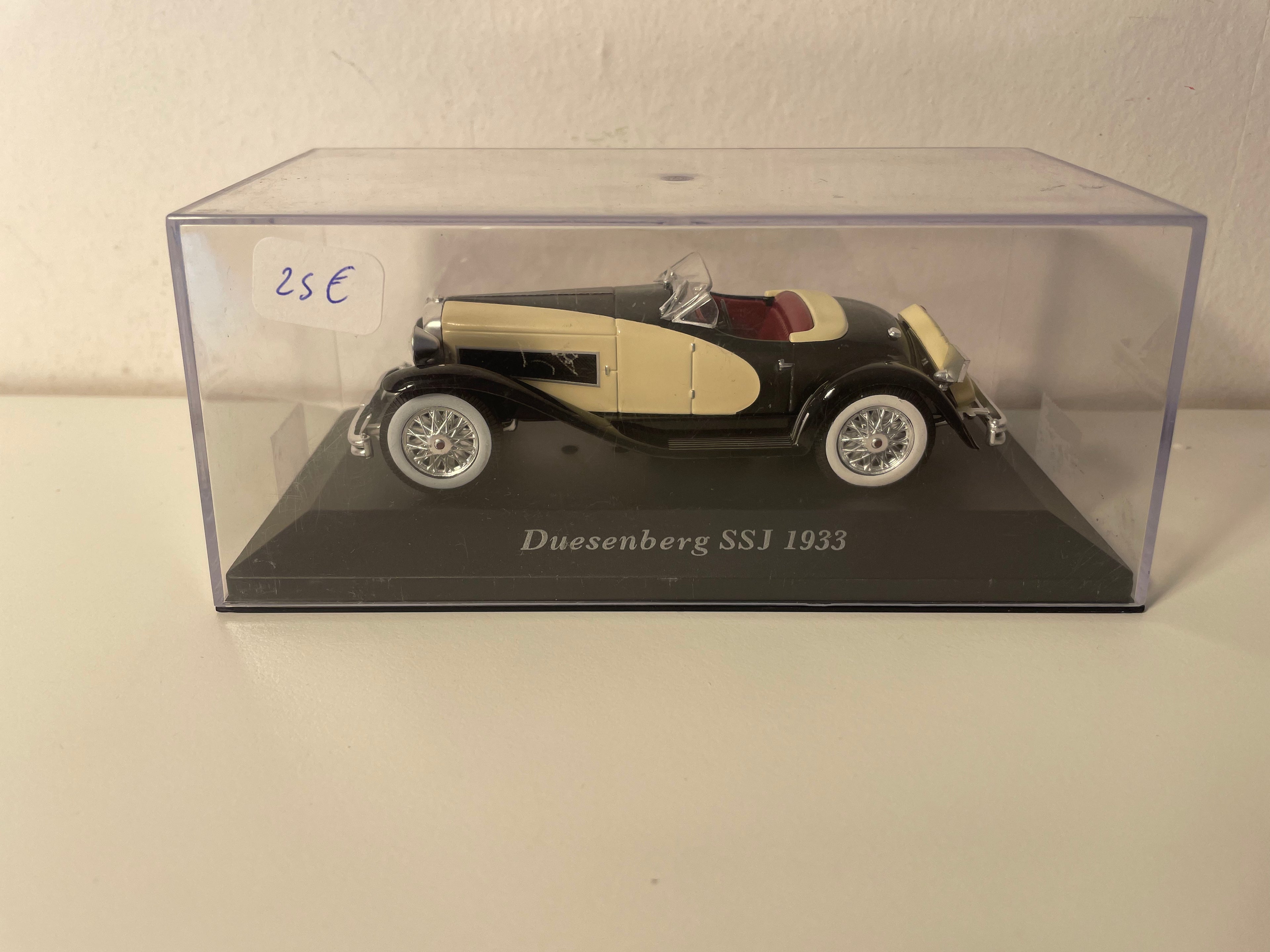 1933 Duesenberg SSJ Black and Beige (American Car)