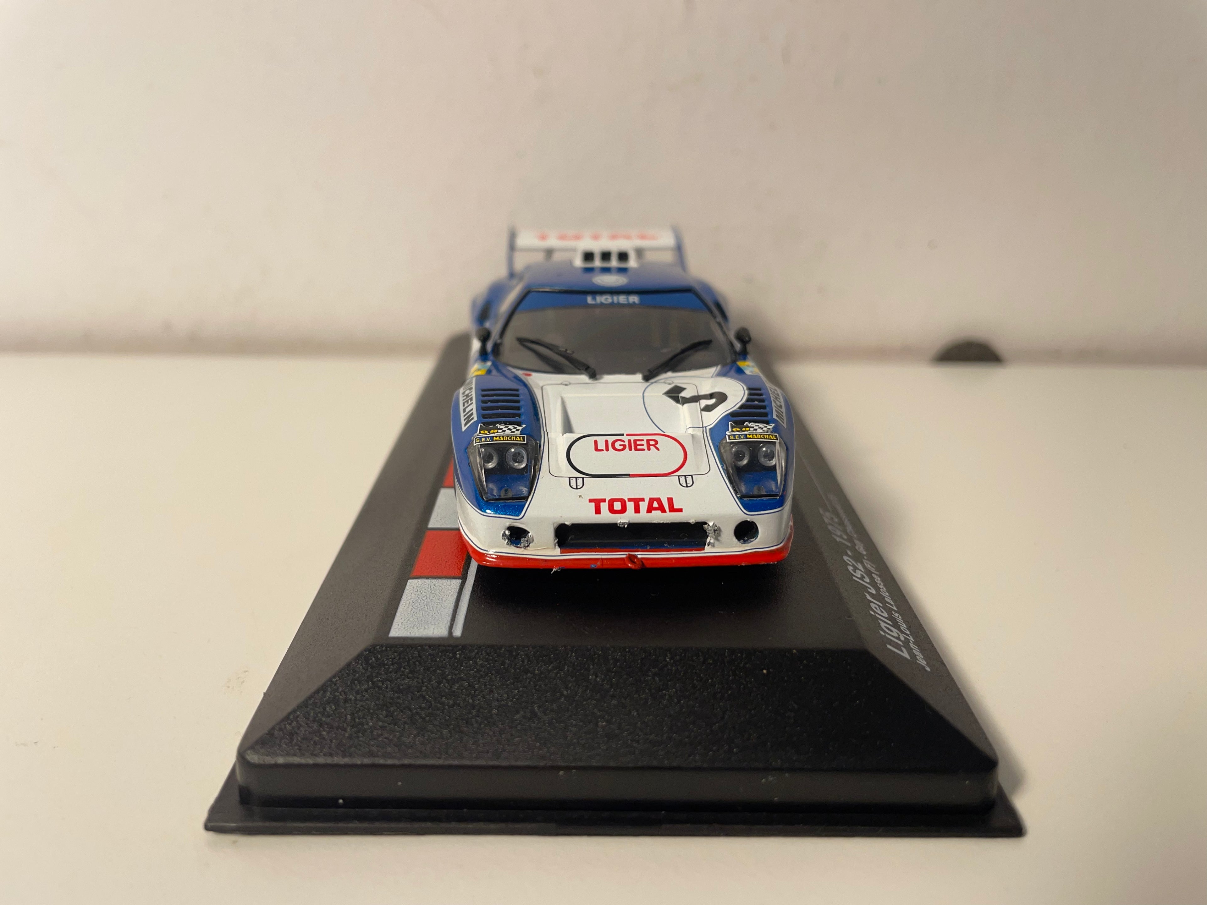 Ligier JS2 bleue et blanche numéro 5 - 24 heures du Mans de 1975