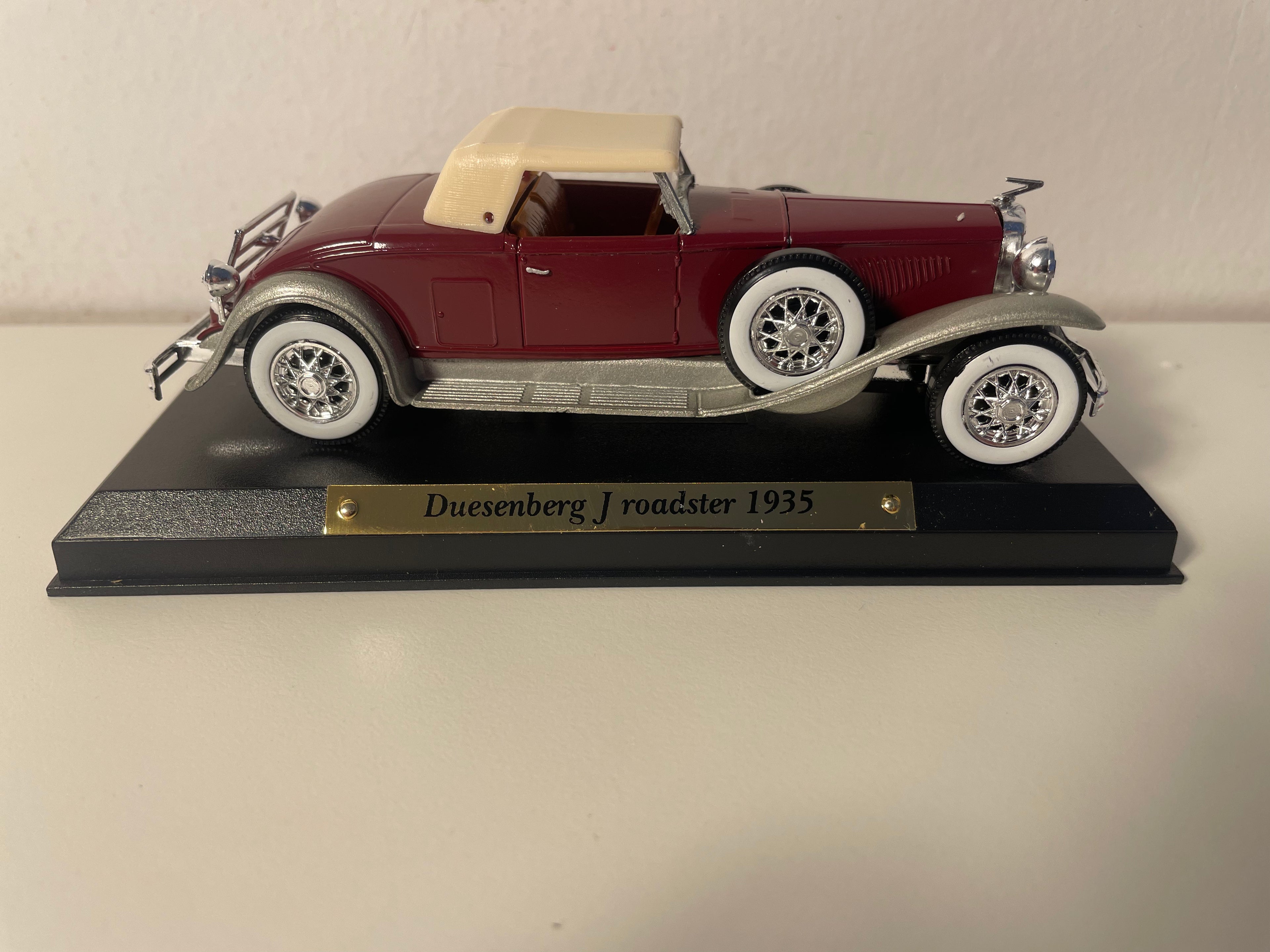 1935 Duesenberg J Roadster Bordeaux (American Car)