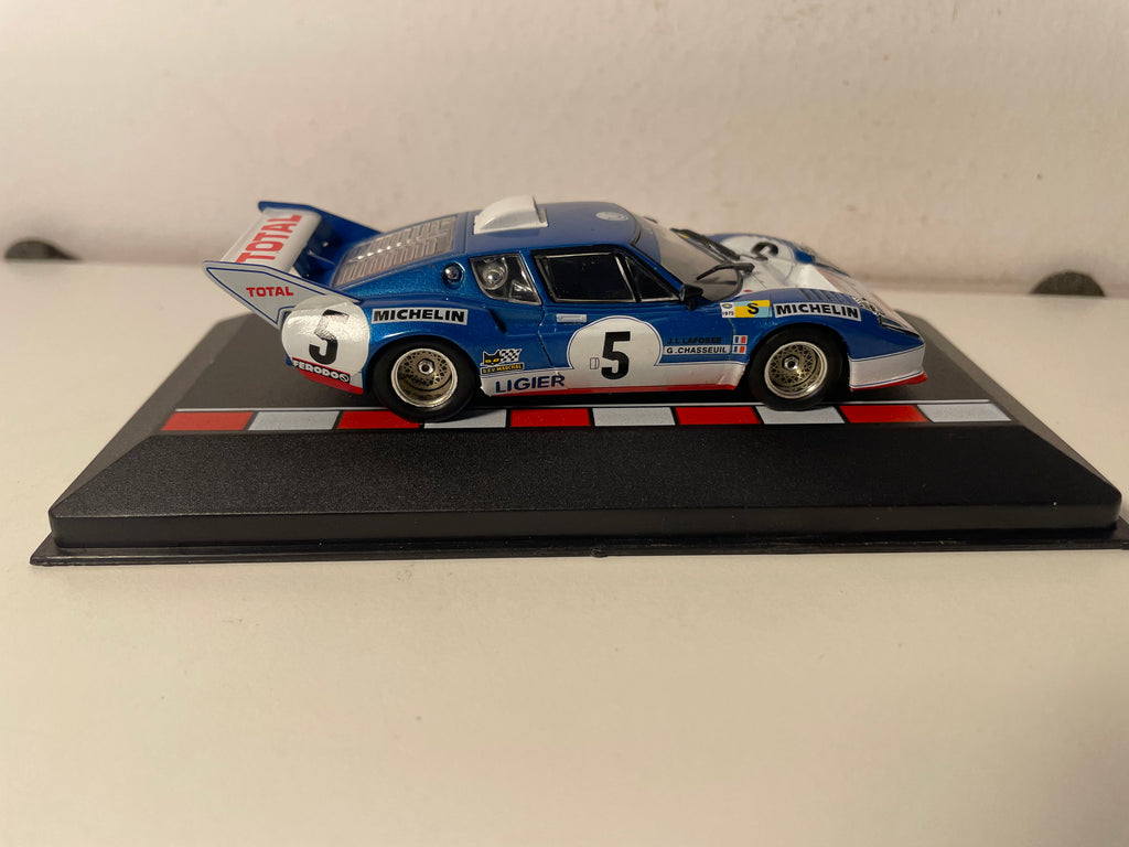 Ligier JS2 azul e branco número 5 - 24 horas de Le Mans de 1975