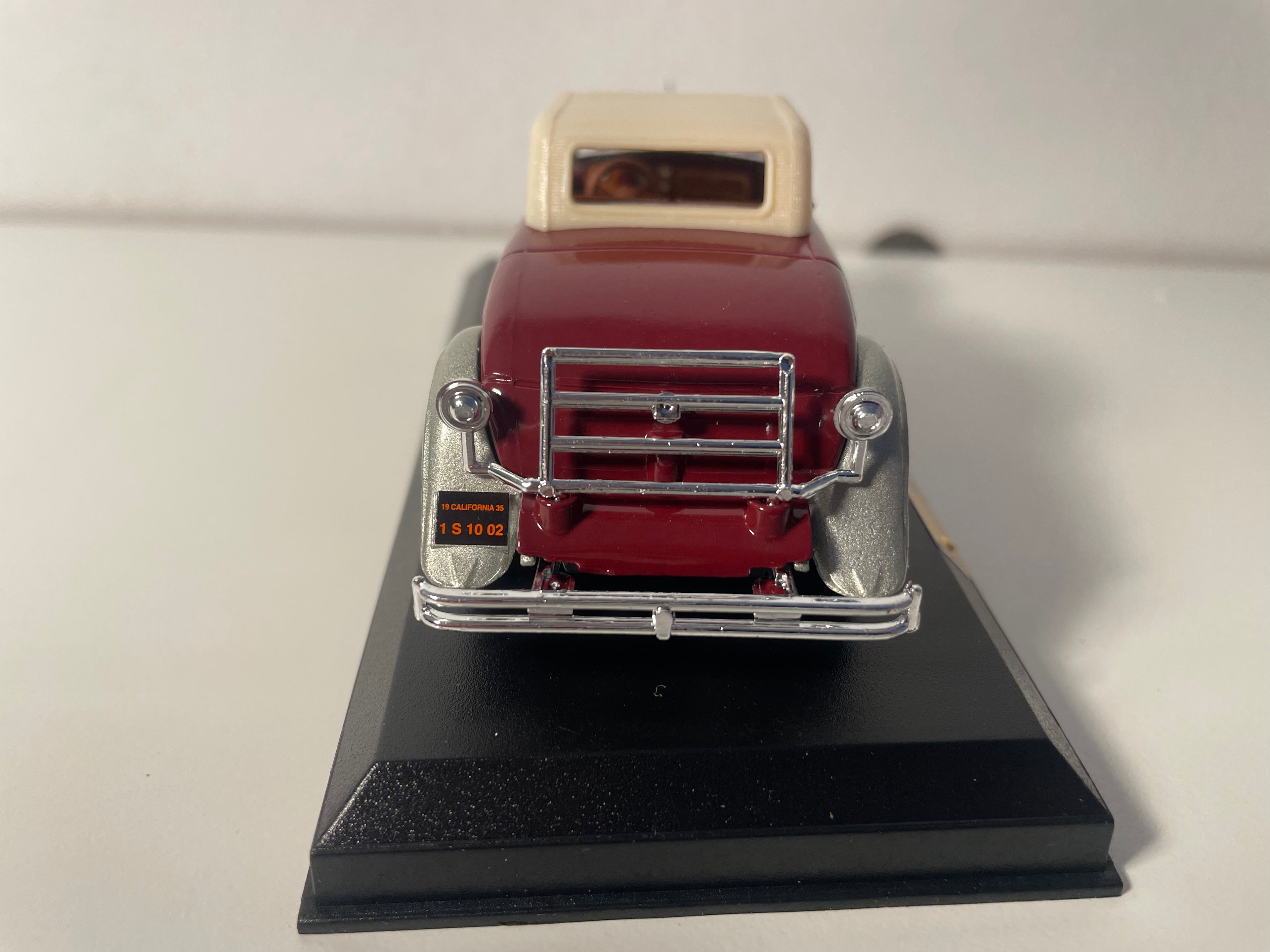1935 Duesenberg J Roadster Bordeaux (American Car)