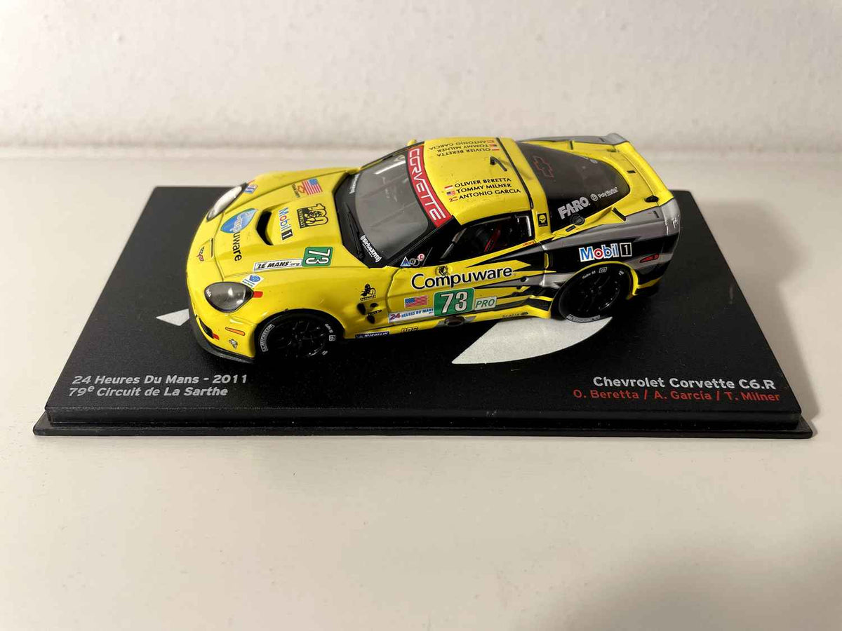 Chevrolet Corvette C6.R amarelo número 73 - 24 horas de Le Mans 2011