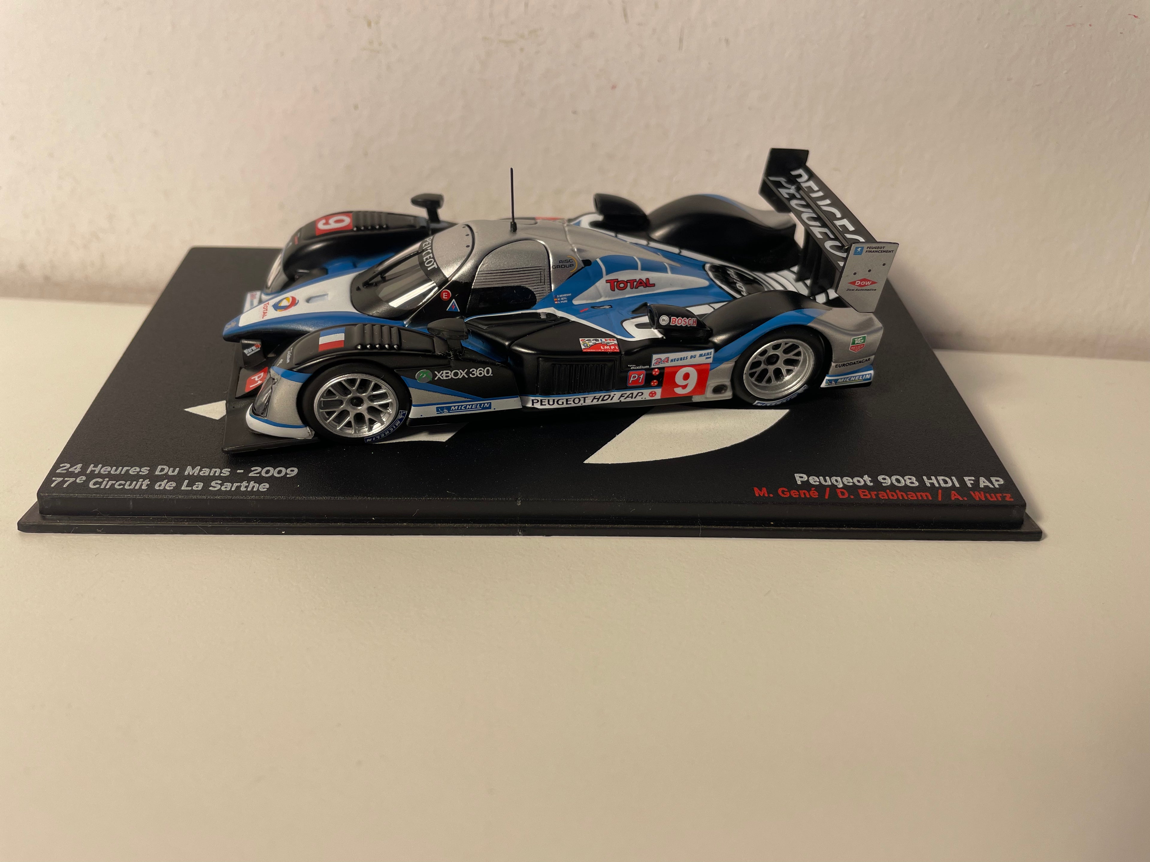 Peugeot 908 HDi FAP bleue, noire, blanche et grise numéro 9 - 24 heures du Mans de 2009