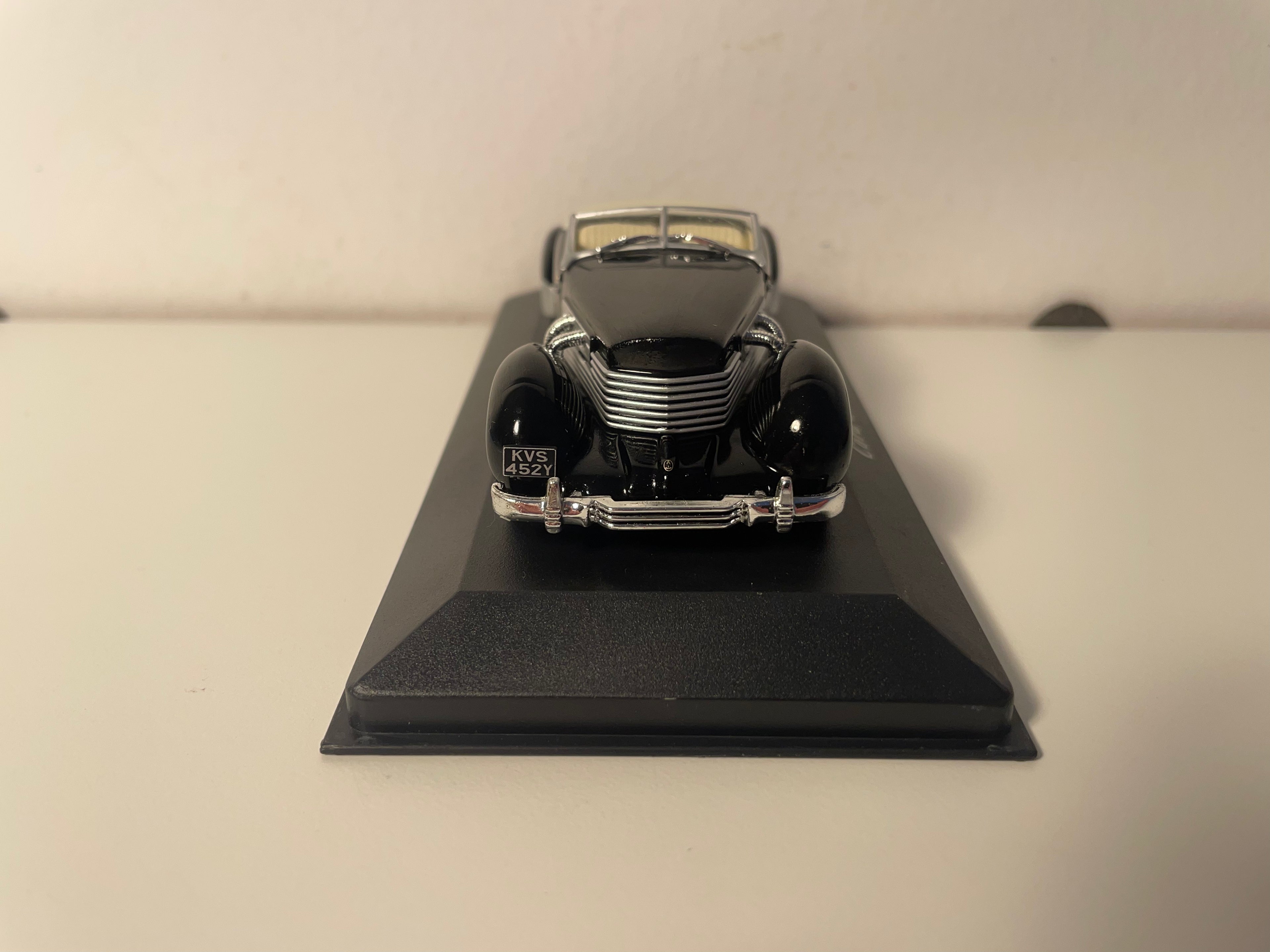 1937 Black Cord 812 (American Car)