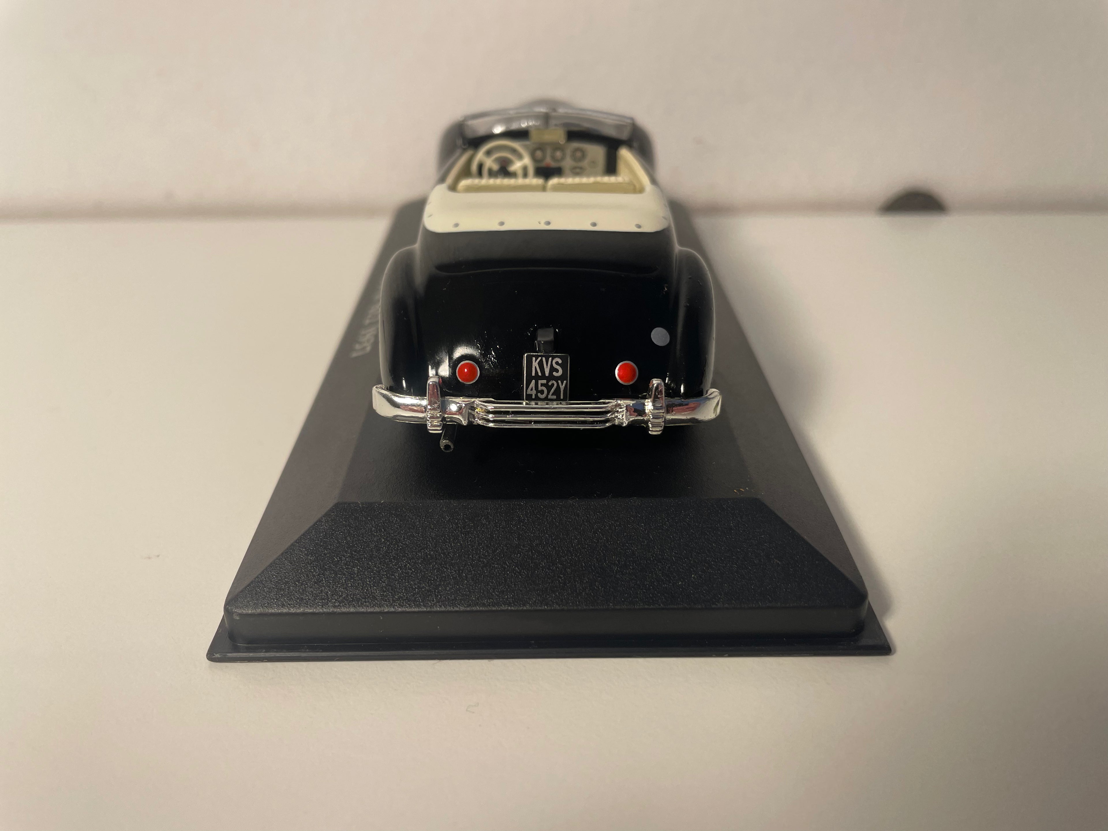 1937 Black Cord 812 (American Car)