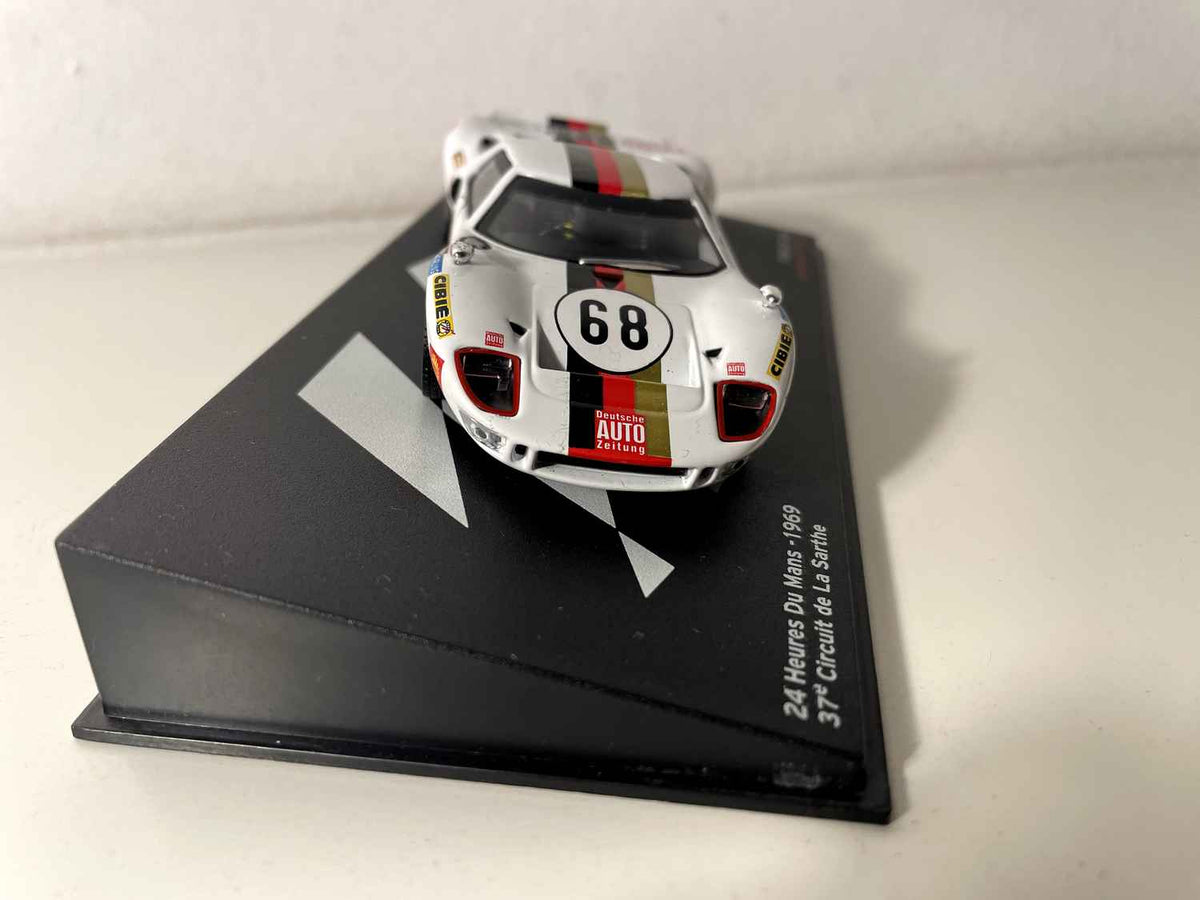 Ford GT40 witte nummer 68 - 24 uur van Le Mans 1969