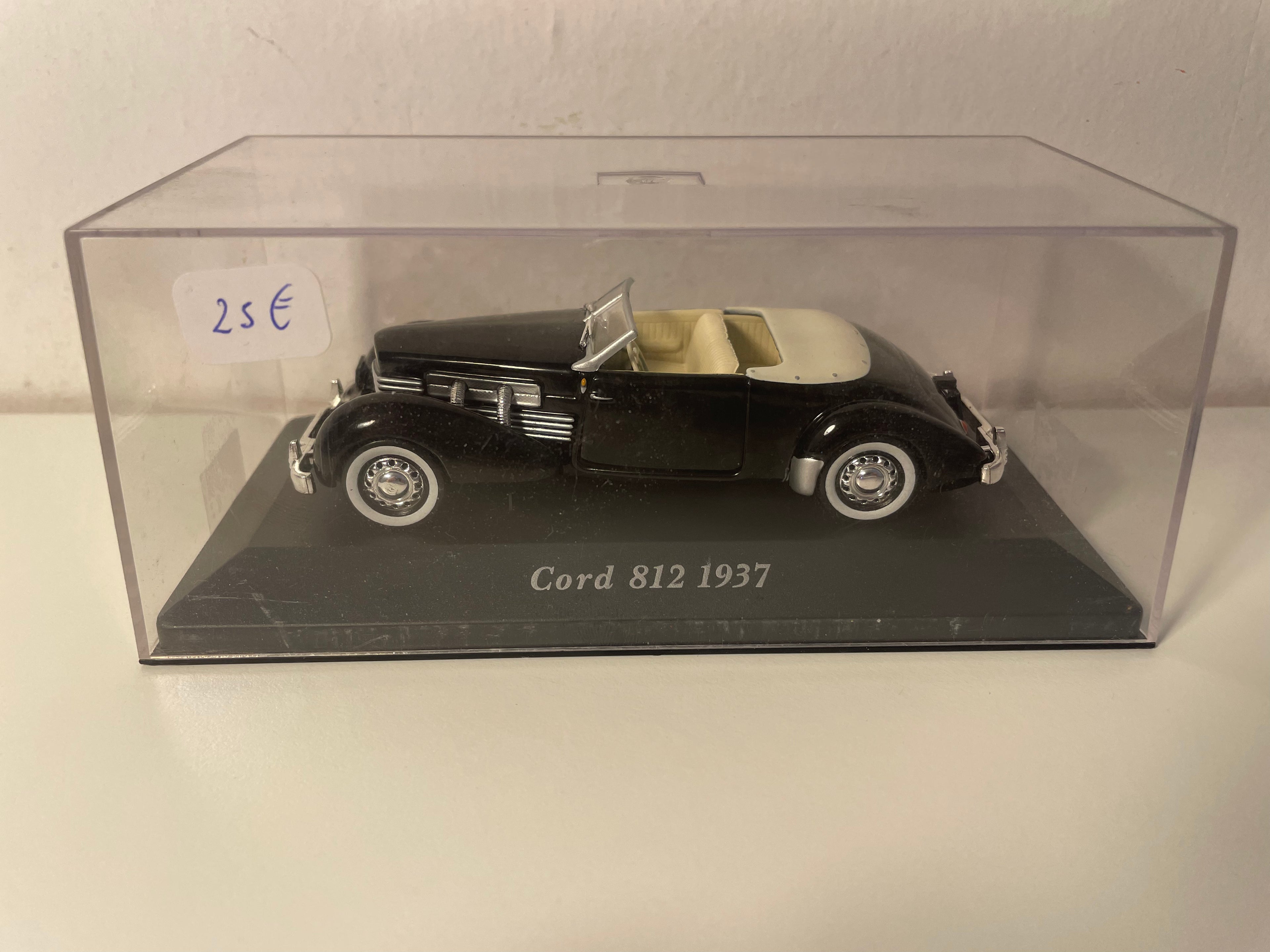 1937 Black Cord 812 (American Car)