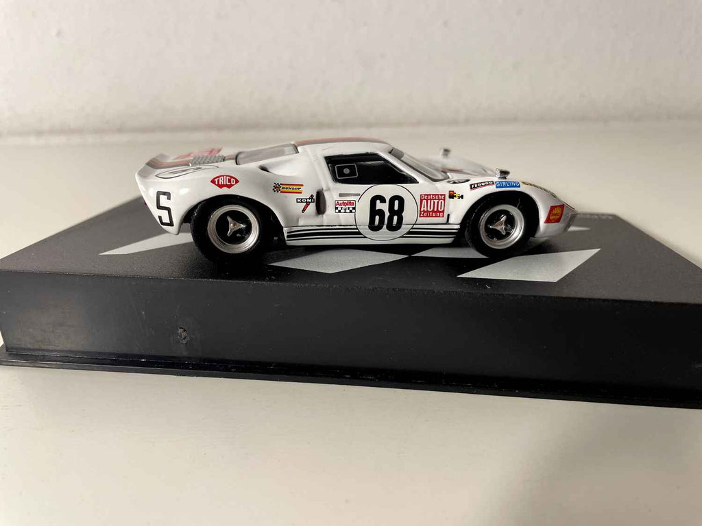 Ford GT40 witte nummer 68 - 24 uur van Le Mans 1969