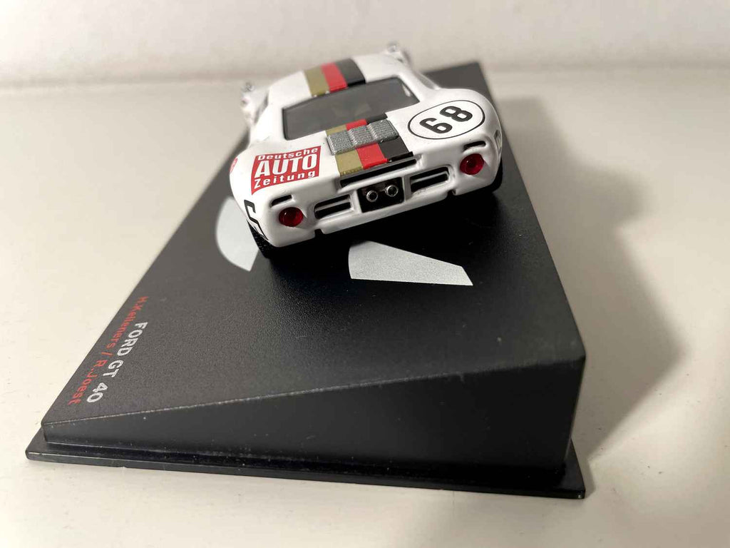 Ford GT40 witte nummer 68 - 24 uur van Le Mans 1969