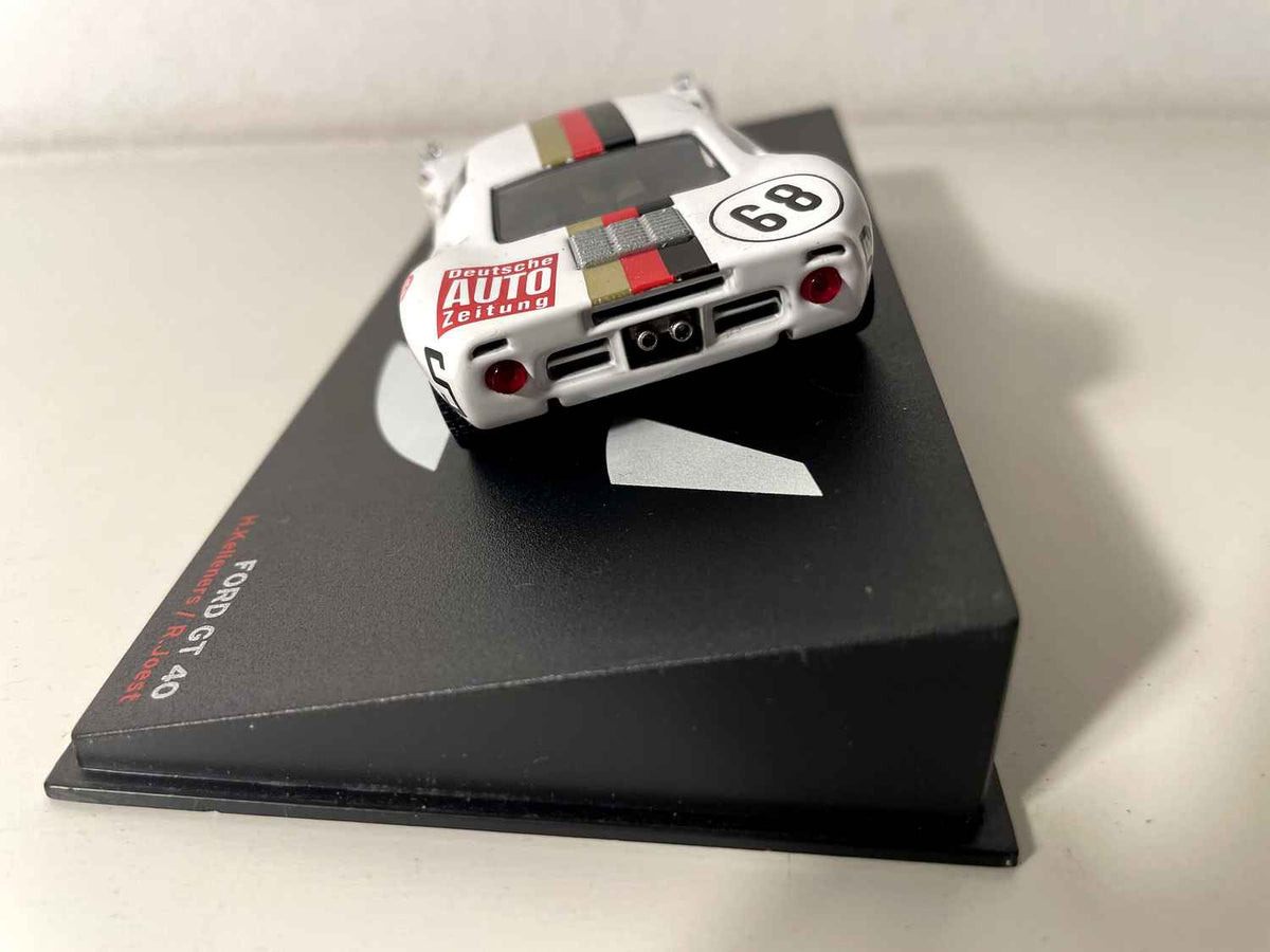 Ford GT40 witte nummer 68 - 24 uur van Le Mans 1969