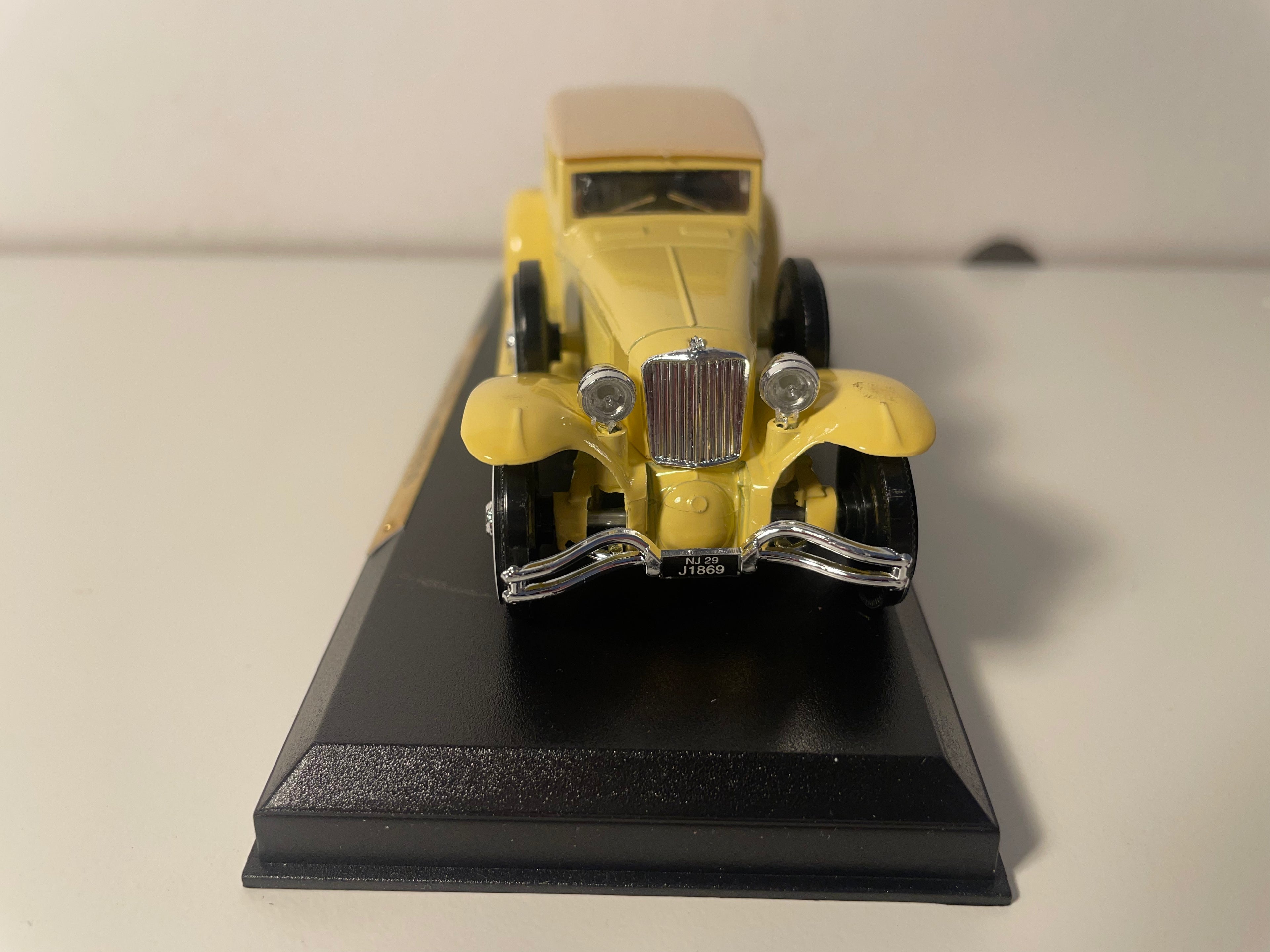 Cord L 29 Berline Yellow? from 1929 (American Car)