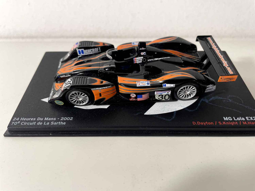 MG Lola EX257 czarna i pomarańczowa numer 30 - 24 godziny Le Mans 2002