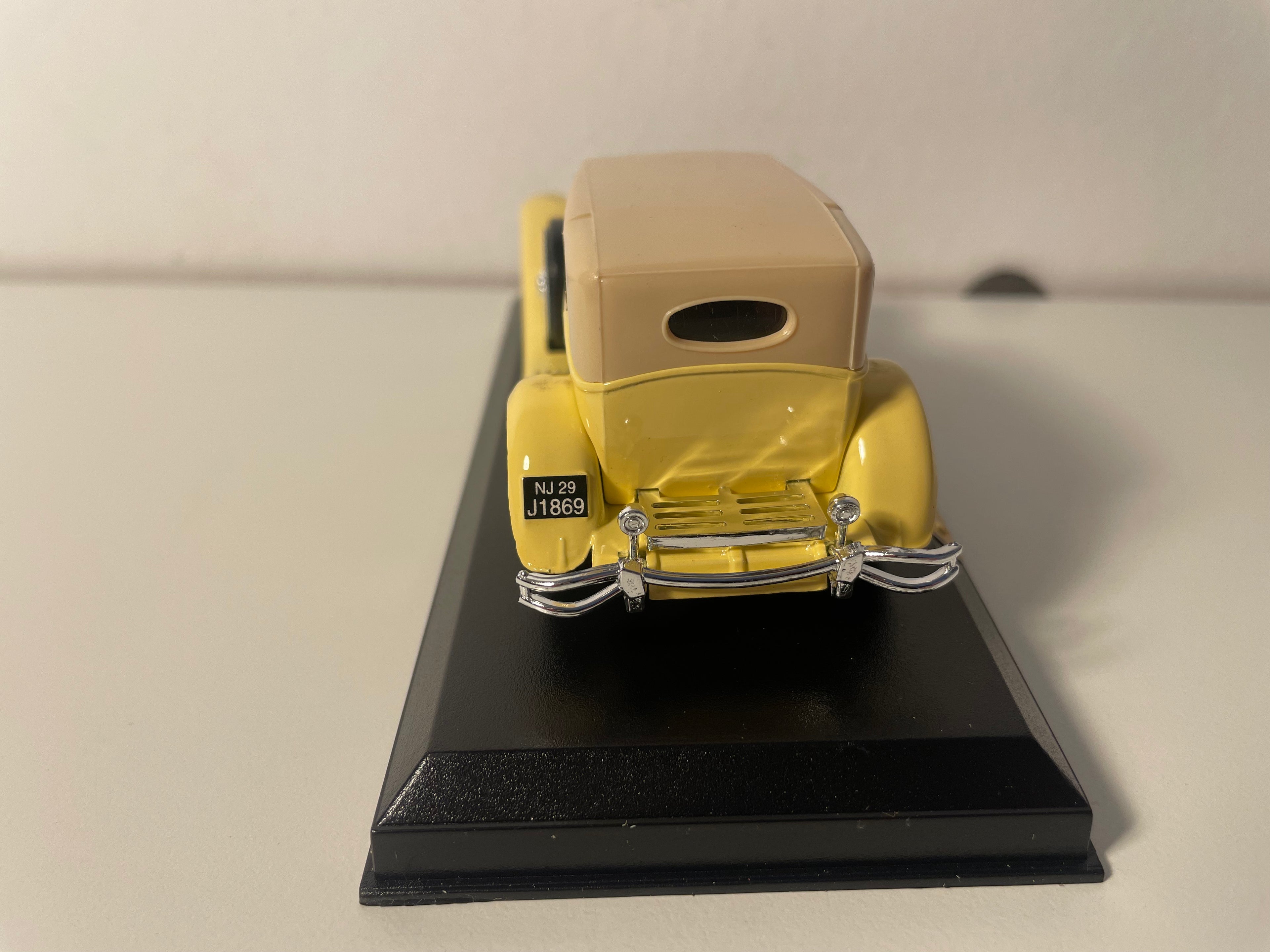 Cord L 29 Berline Yellow? from 1929 (American Car)