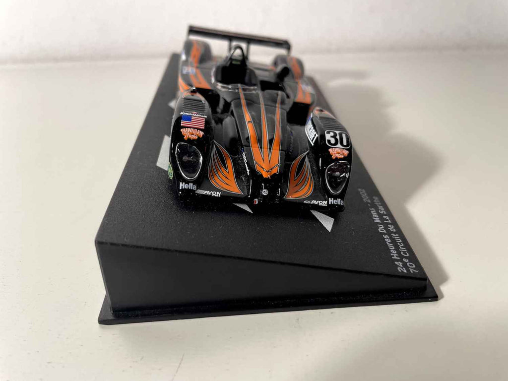 MG Lola EX257 czarna i pomarańczowa numer 30 - 24 godziny Le Mans 2002