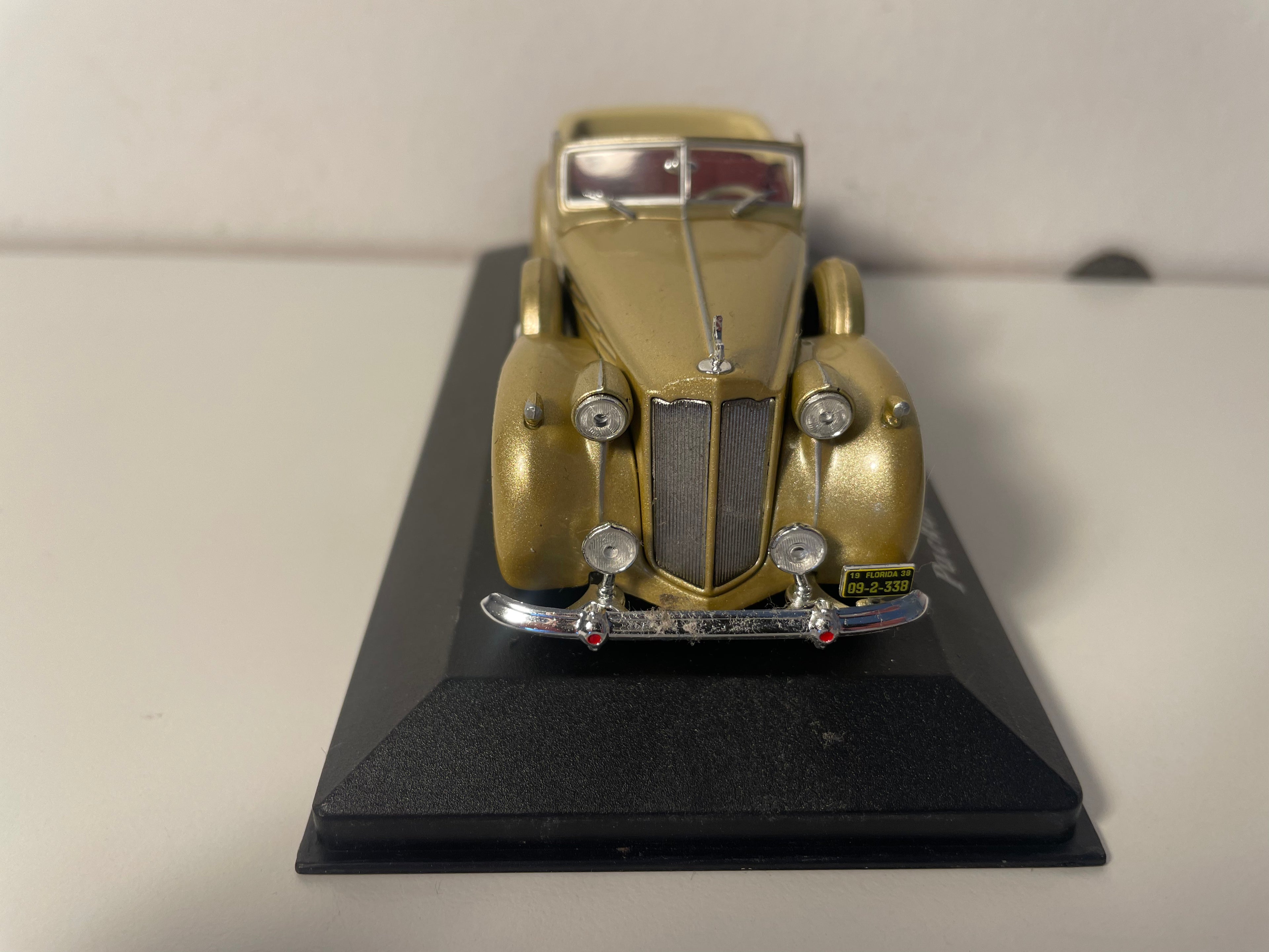 1938 Packard Convertible Victoria Brown (American Car)