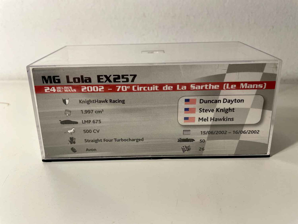 MG Lola EX257 czarna i pomarańczowa numer 30 - 24 godziny Le Mans 2002