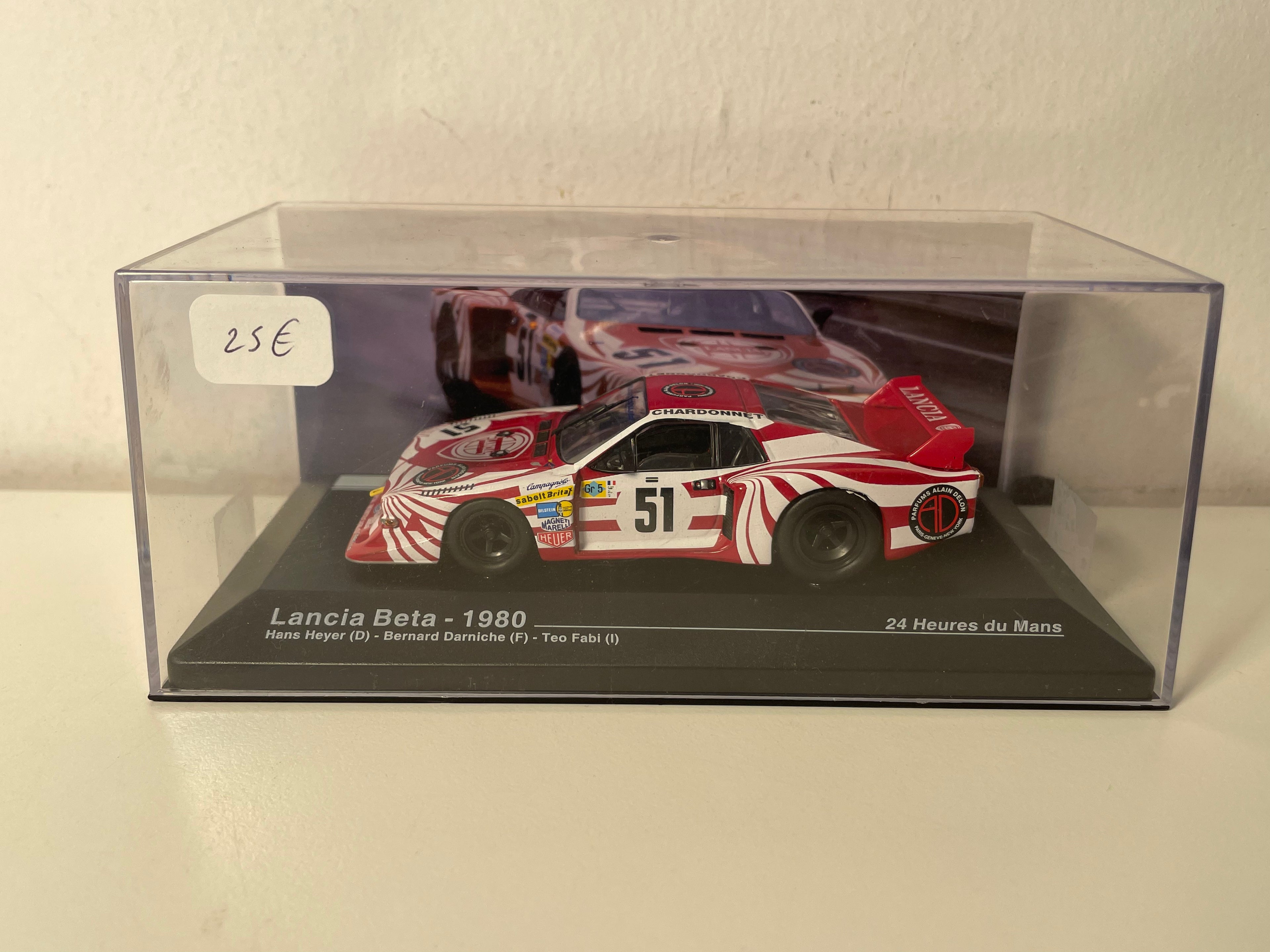 Lancia Beta rouge et blanche numéro 51 - 24 heures du Mans de 1980