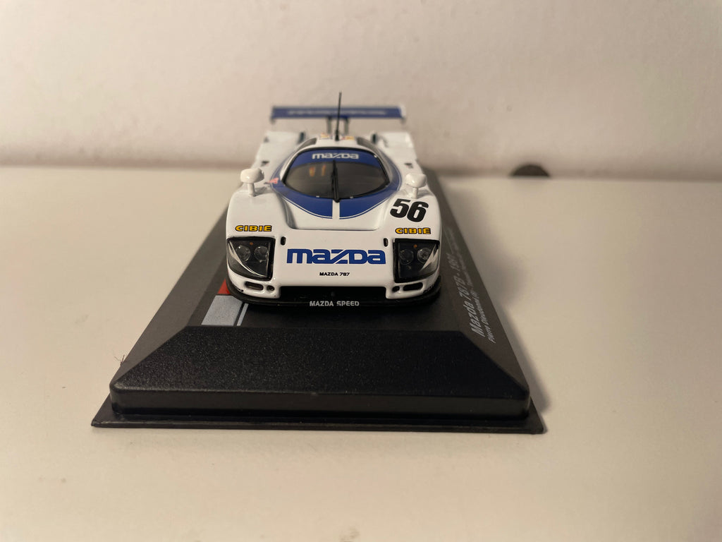 Mazda 787B wäiss a blo Nummer 56 - 24 Stonnen vum Le Mans 1991