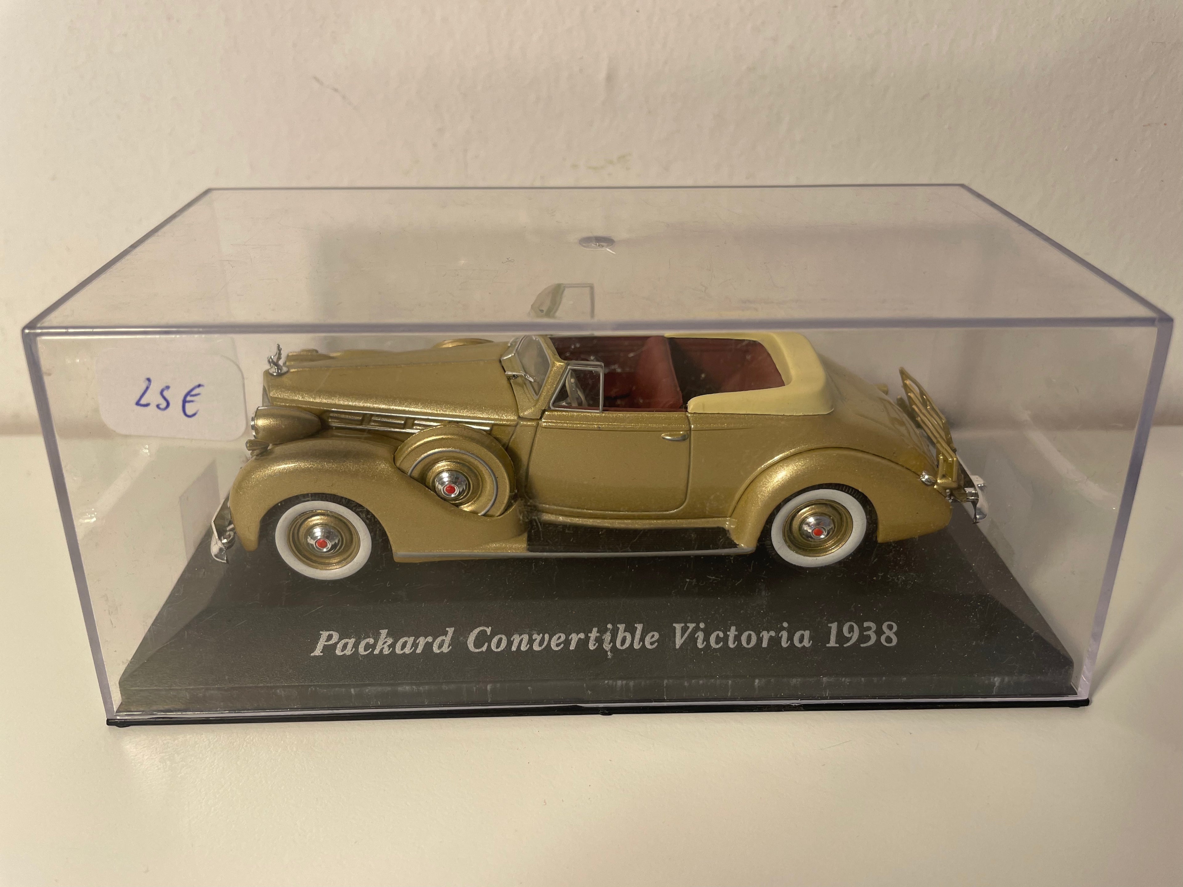 1938 Packard Convertible Victoria Brown (American Car)