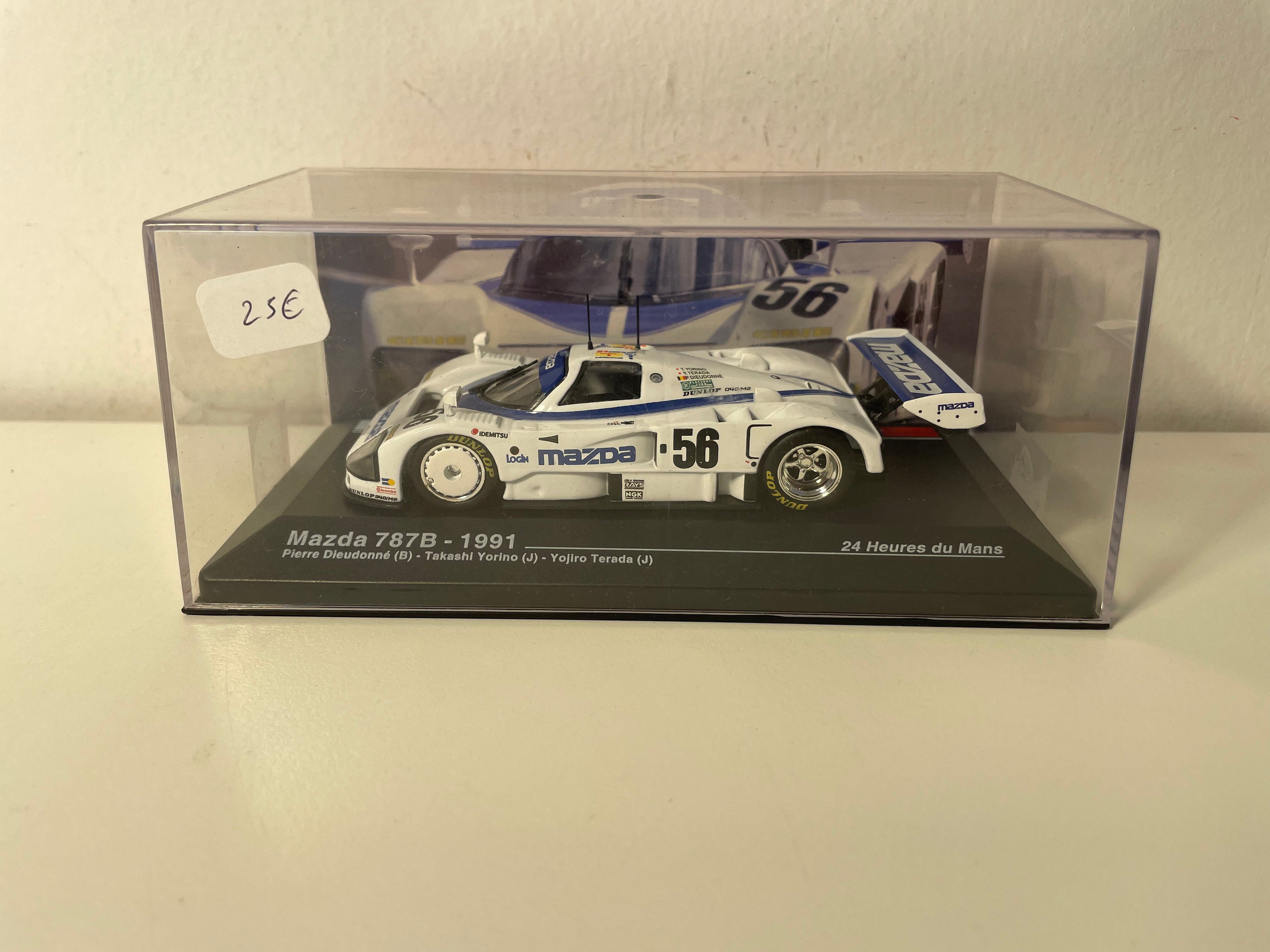Mazda 787B wäiss a blo Nummer 56 - 24 Stonnen vum Le Mans 1991