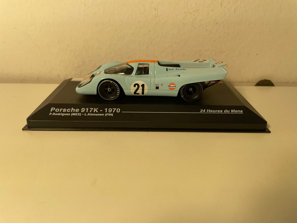 Porsche 917K orange et bleue (aux couleurs de Gulf) numéro 21 - 24 heures du Mans de 1970