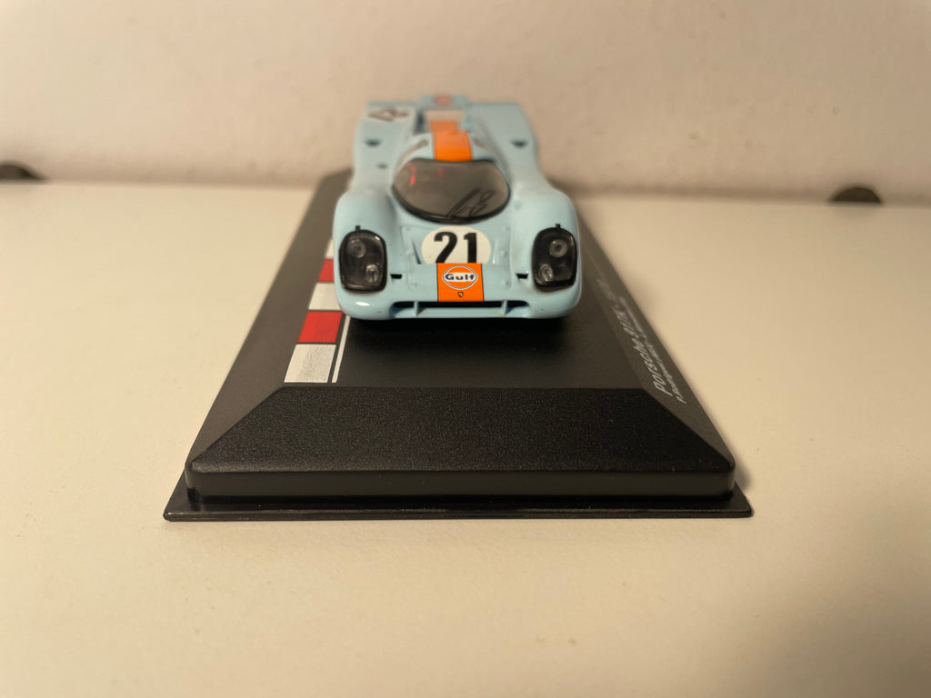 Porsche 917K orange et bleue (aux couleurs de Gulf) numéro 21 - 24 heures du Mans de 1970