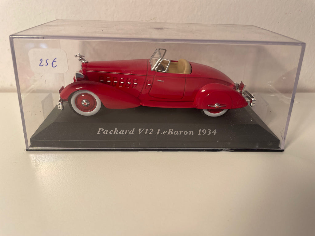 Packard V12 LeBaron ciemno czerwony/bordowy z 1934 roku (amerykański samochód)