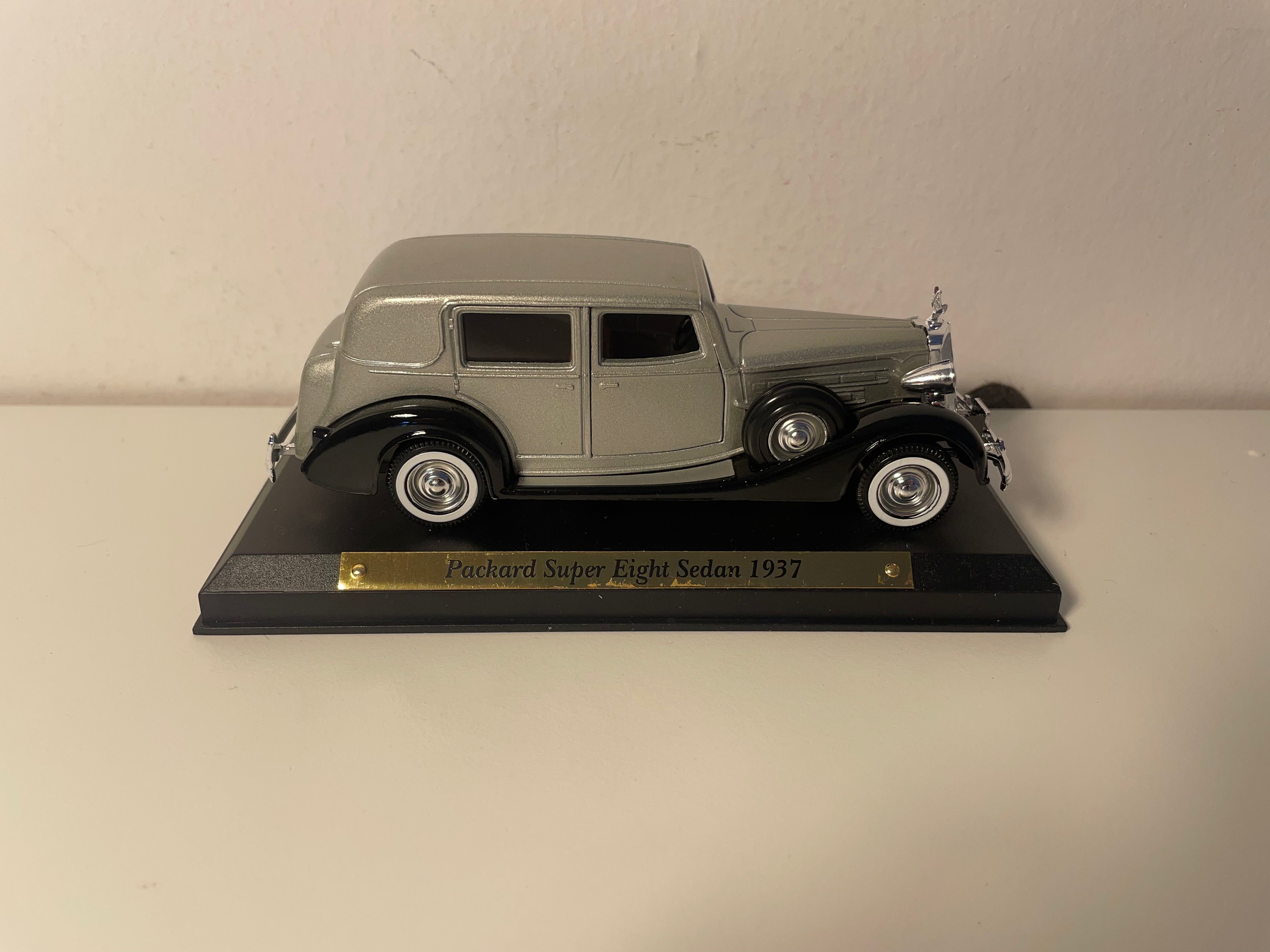 1937 Packard Super Eight Sedan Gray (American Car)