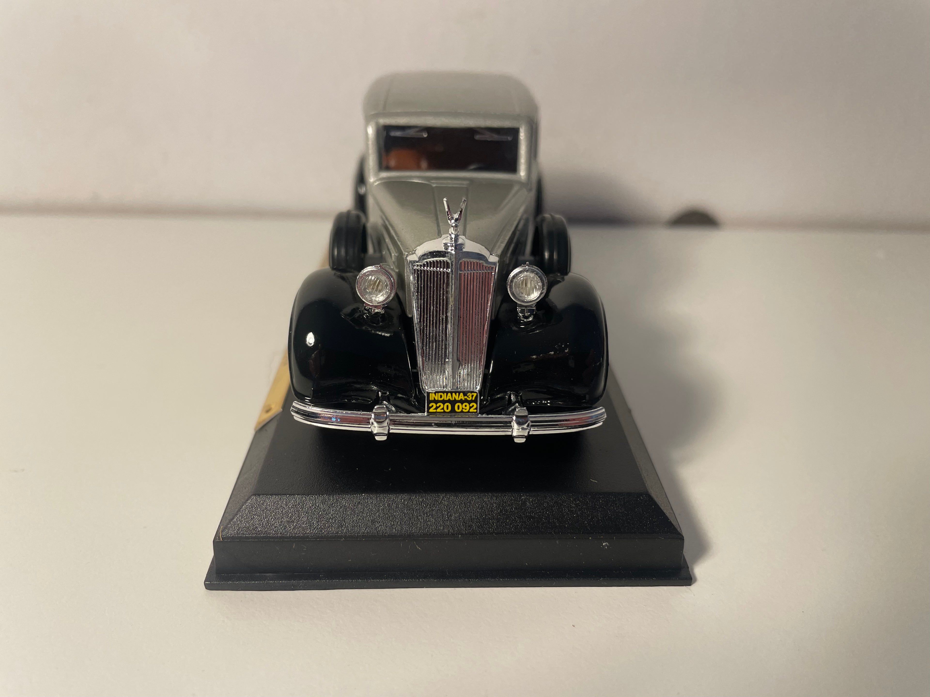 1937 Packard Super Eight Sedan Gray (American Car)