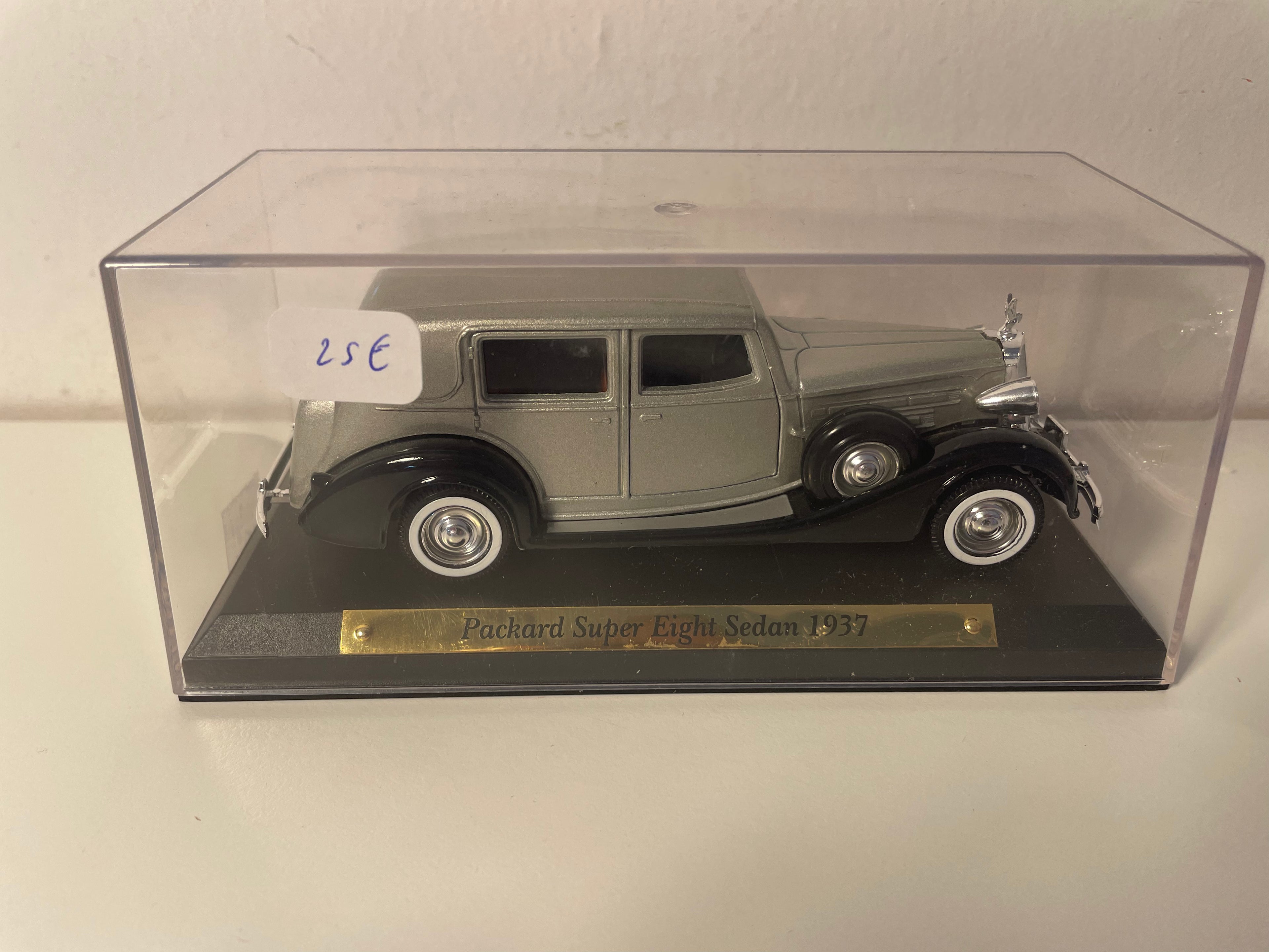 1937 Packard Super Eight Sedan Gray (American Car)