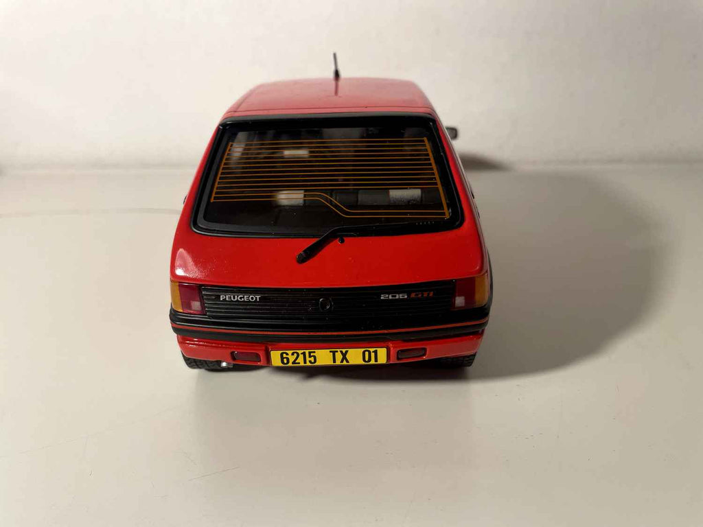 Peugeot 205 GTI rouge - Solido (Echelle 1/18ème)