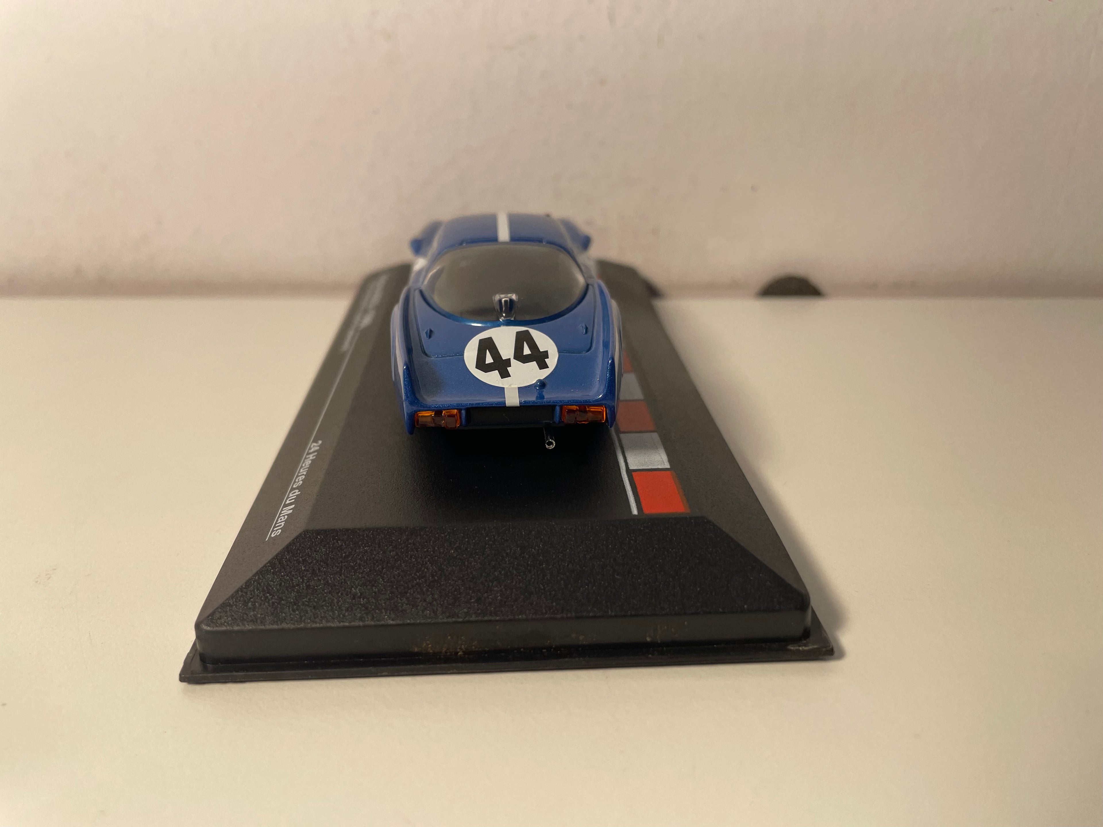 Renault Alpine A210 bleue numéro 44 - 24 heures du Mans de 1966