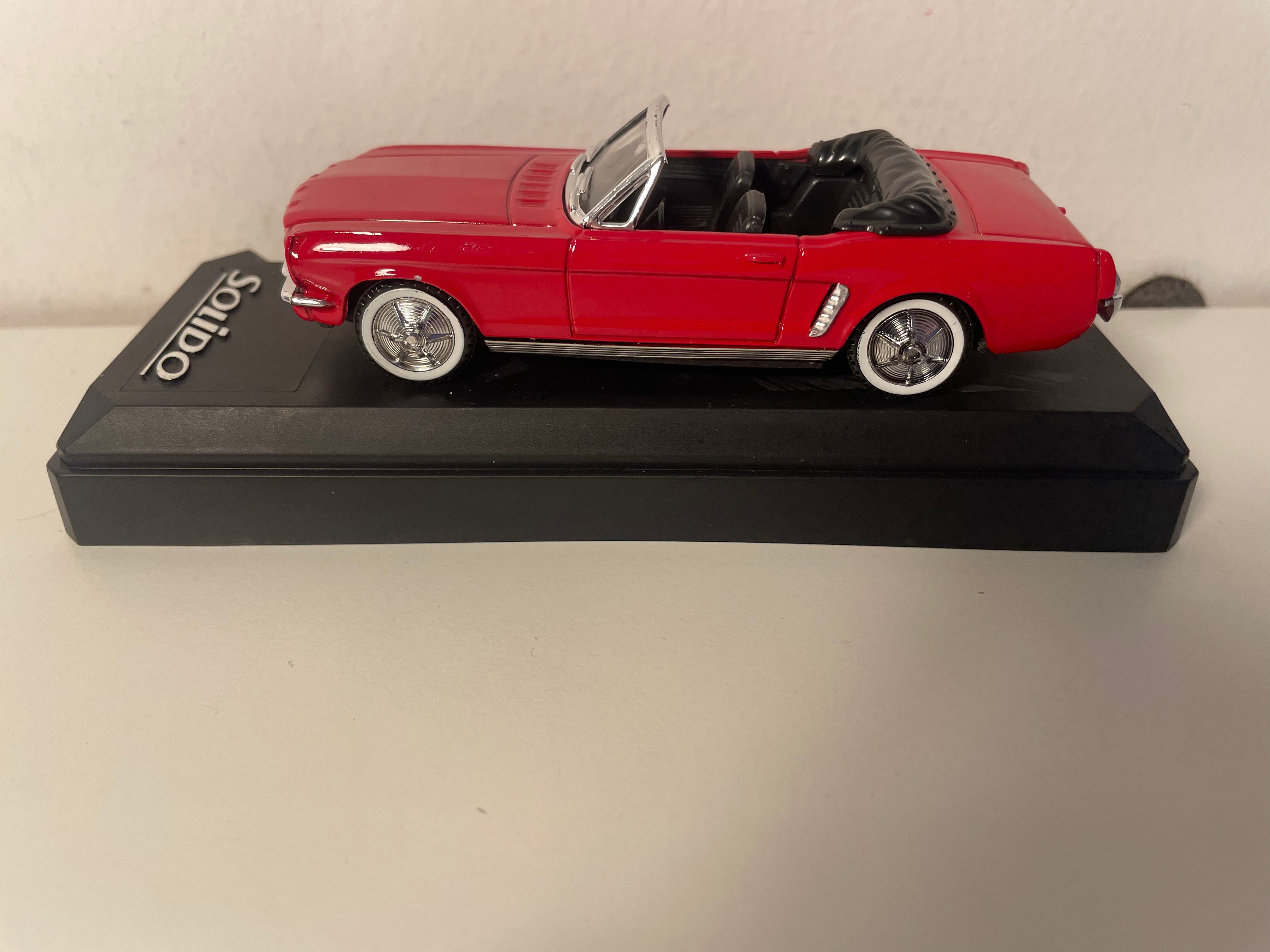 1964 Red Ford Mustang - Solido